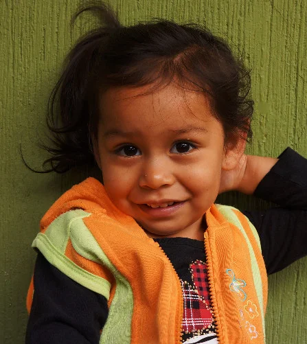 Kimberly H. - Kindergarten: Ella es muy dulce y tierna, le encanta cantar y aprender nuevas canciones, le gusta estar en los columpios compartiendo con sus amigos.