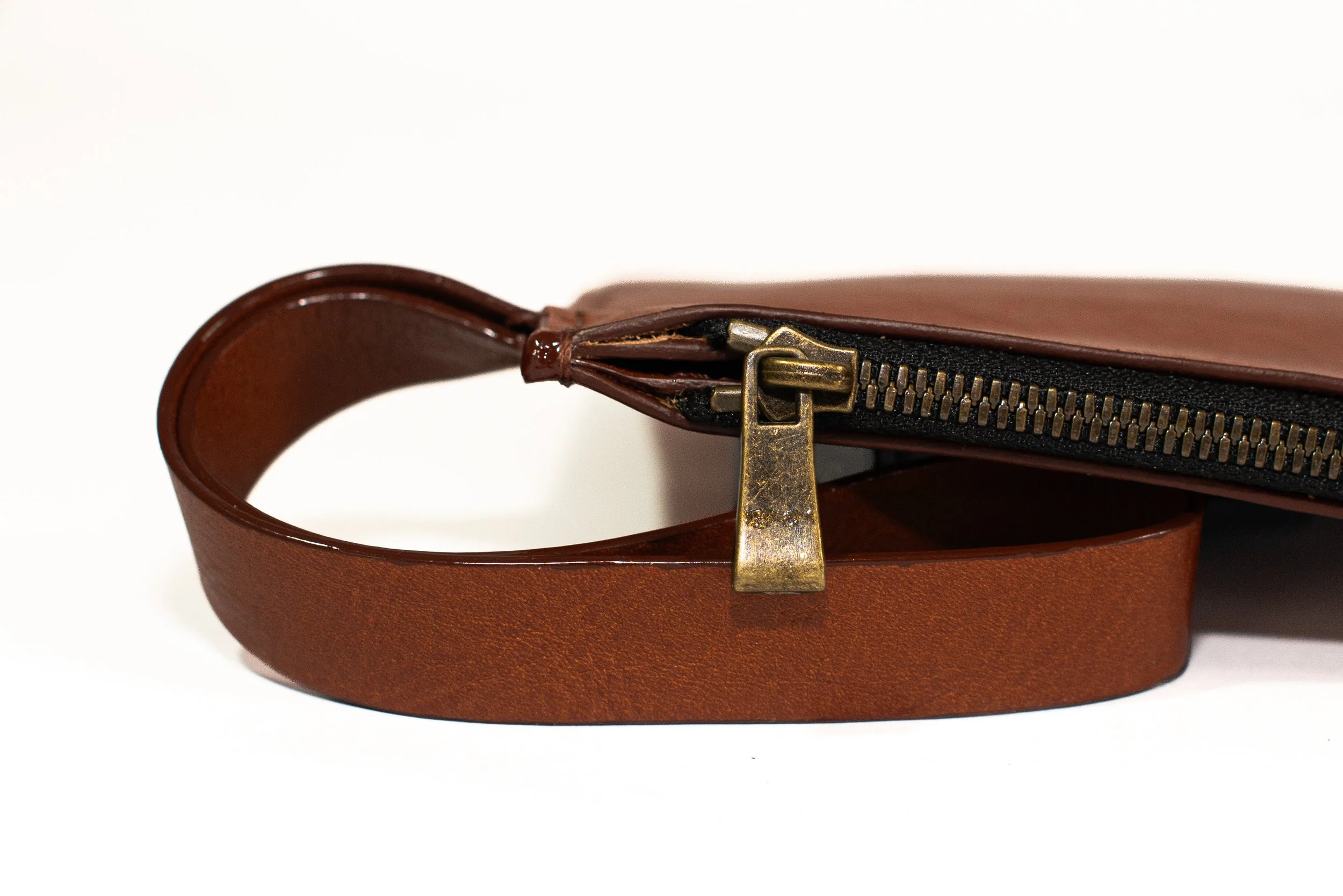 leather wristlet pouch (5).jpg
