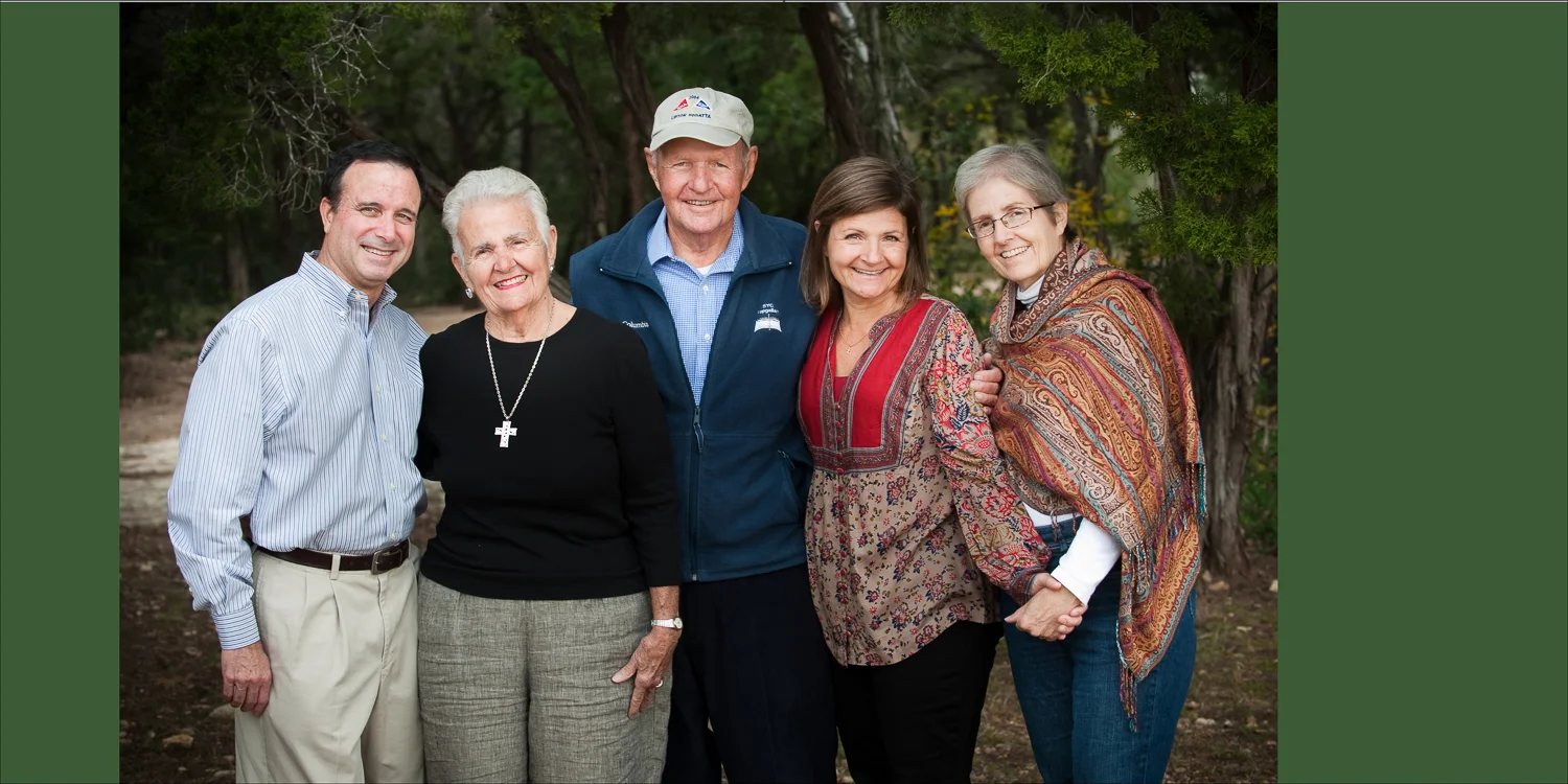 sarah_bork_family_portraits_relaxed_session-11.jpg
