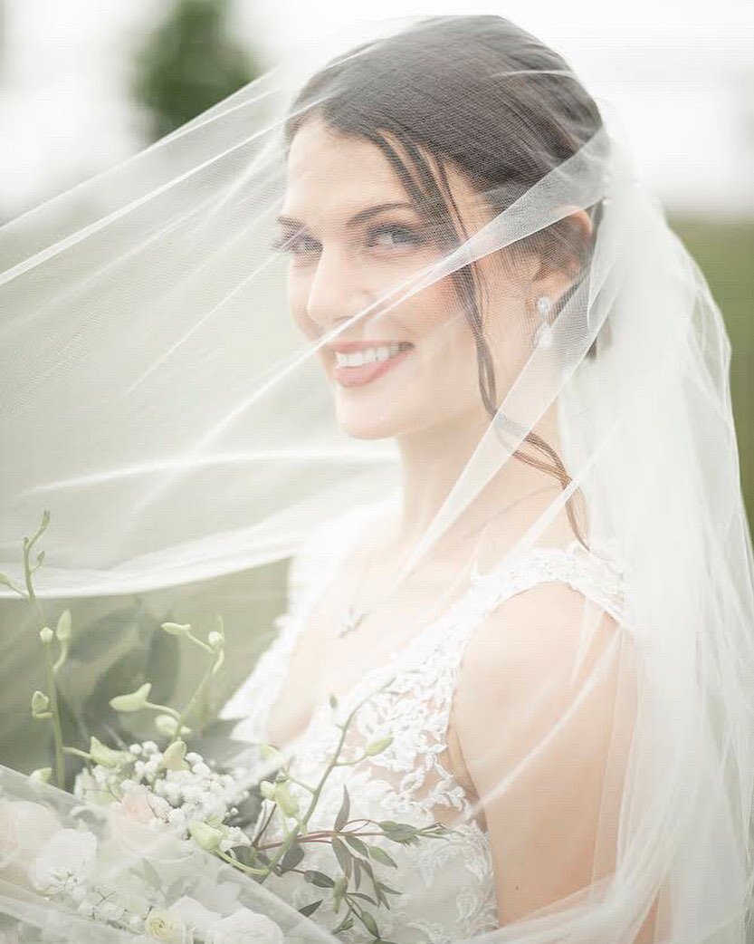 Jenn - just an absolute vision. 

#bride #bridehairstyle #ido #weddinghair #weddingphotography #aaronandtaraphotography #weddinginspiration
