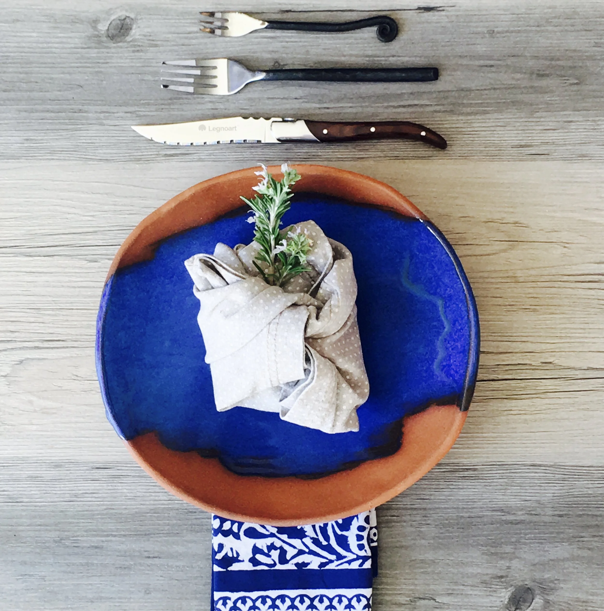 Ideas for a Happy simple and chic table
