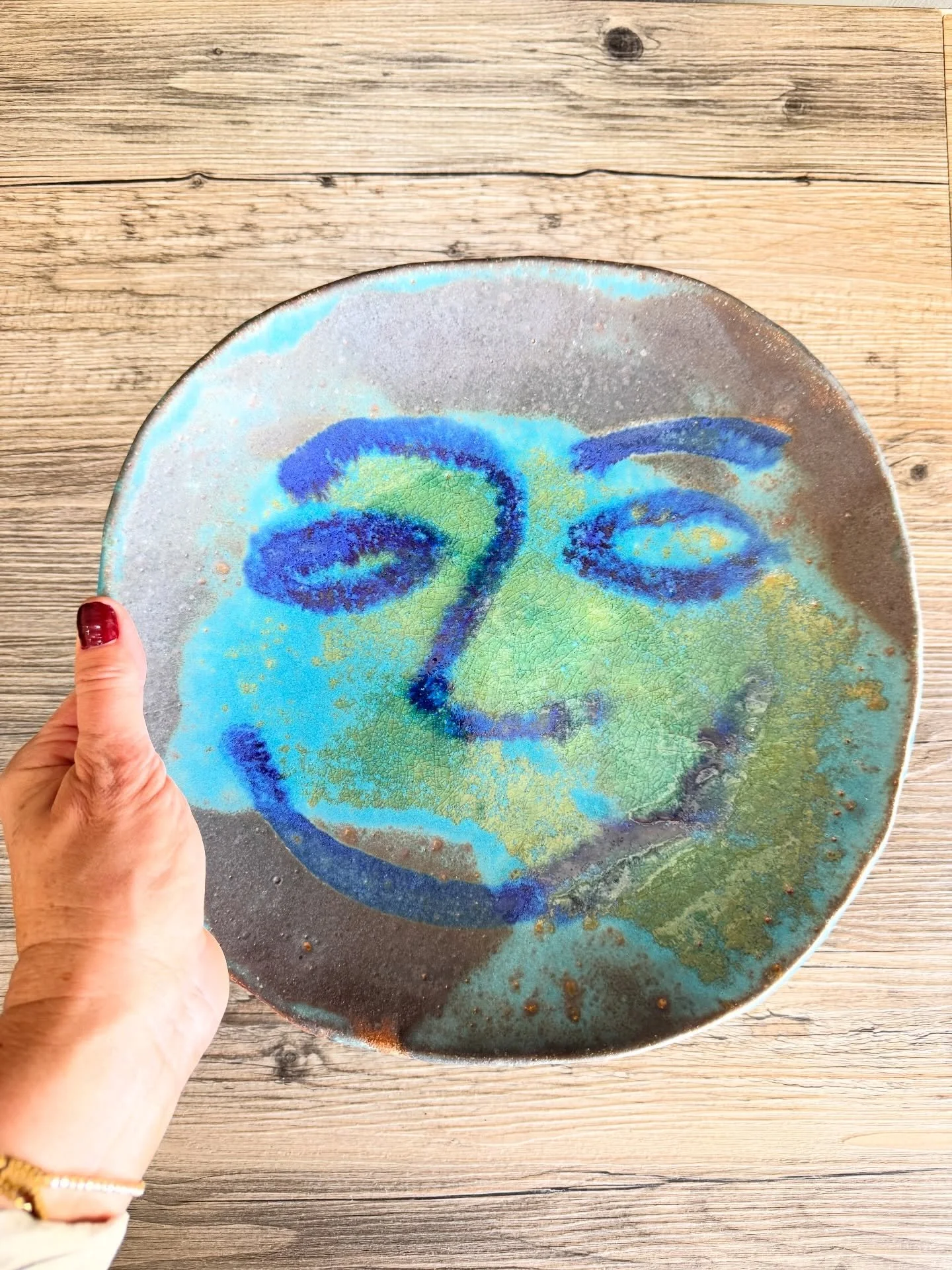 Happy Wednesday! 
Smile!! 
Wednesday studio photos .  All these are in my website on Ready to ship! 

PS: Stay safe everyone in the Midwest (Chicago,  Iowa,  Kansas,  Nebraska,  and everyone close to the Lakes !! And my  east coast clients and friend