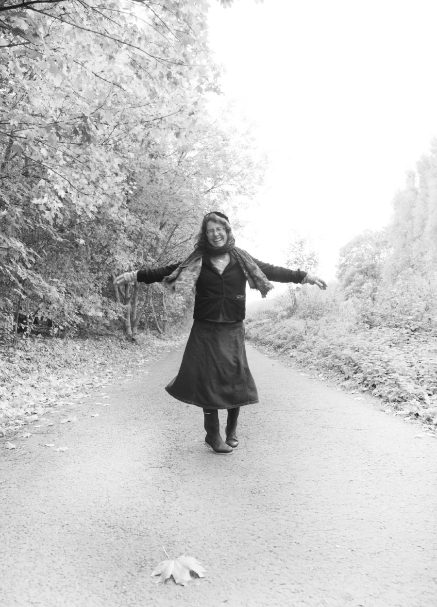 Real Glamour 2 - Tanya Smart Spinning in a Country Lane