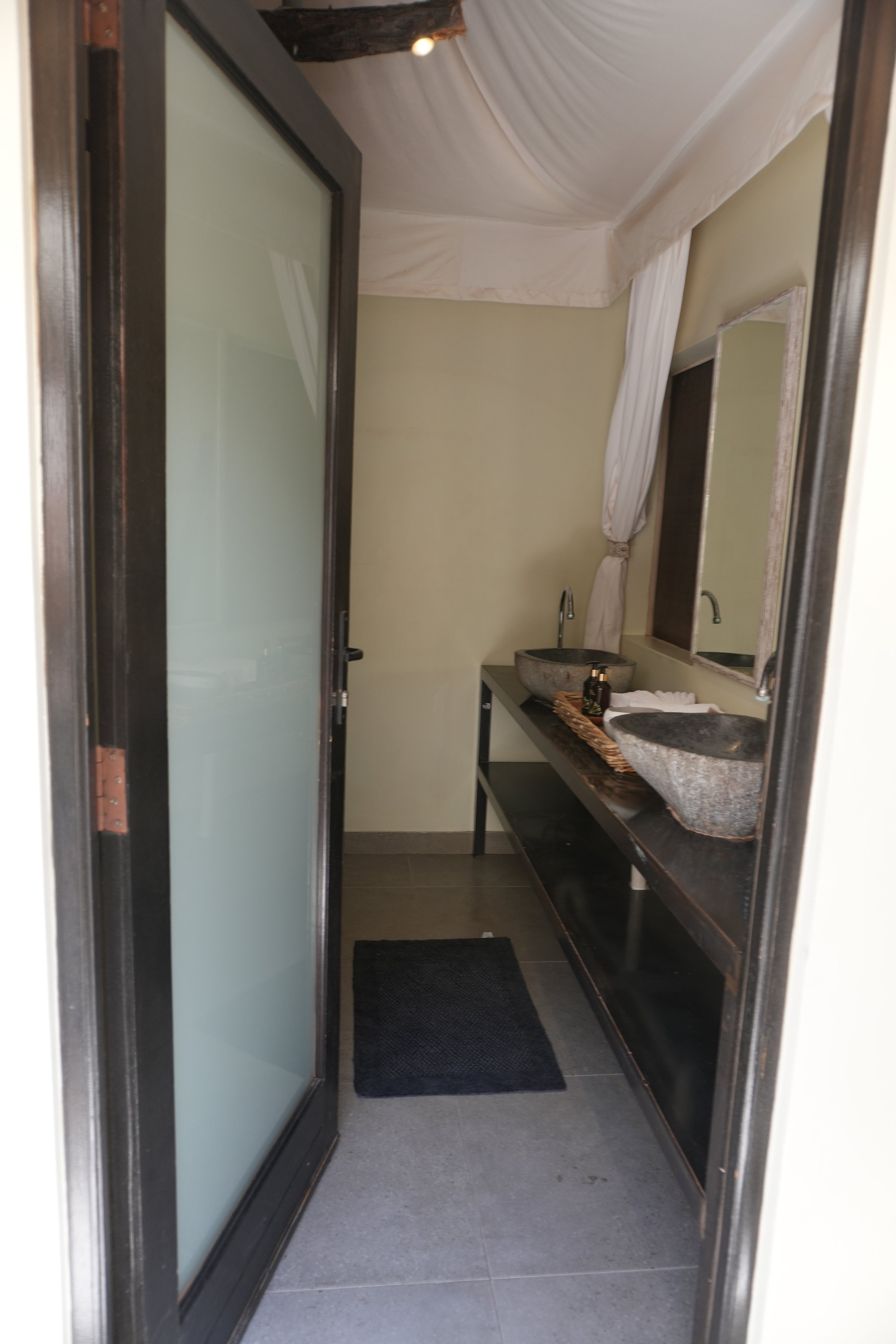 Bathroom Dead Valley Lodge © Flyga Twiga™ LLC.JPG