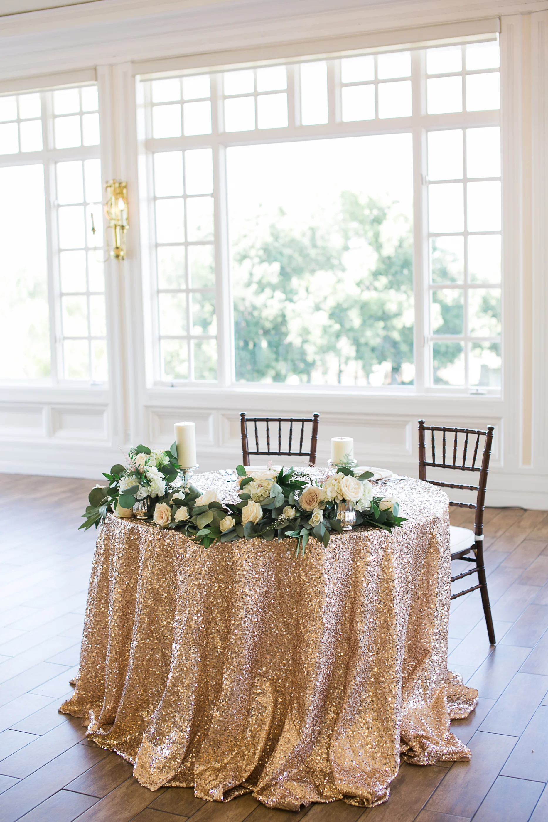 Carmel Mountain Ranch Country Club Blush & ivory, sweetheart table garland by San Diego wedding florist, Compass Floral.