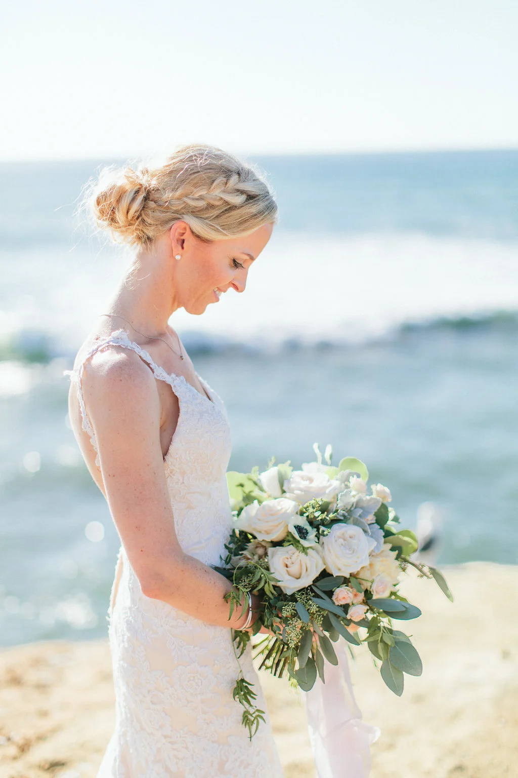 Blush & ivory beach wedding | La Jolla Weddings | Compass Floral Design | Wedding Florist in San Diego and Southern California | Aga Jones Photography