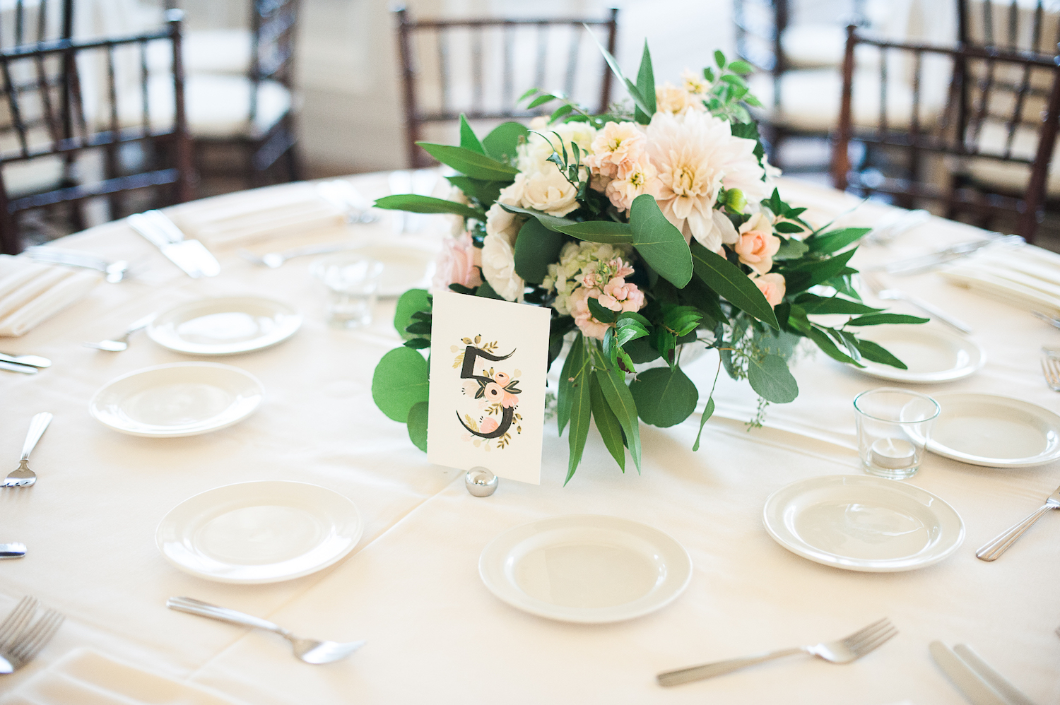 Carmel Mountain Ranch Country Club. Cafe au lait dahlia centerpiece. Blush & ivory, garden romantic wedding by San Diego wedding florist, Compass Floral. Brandi Welles Photography.
