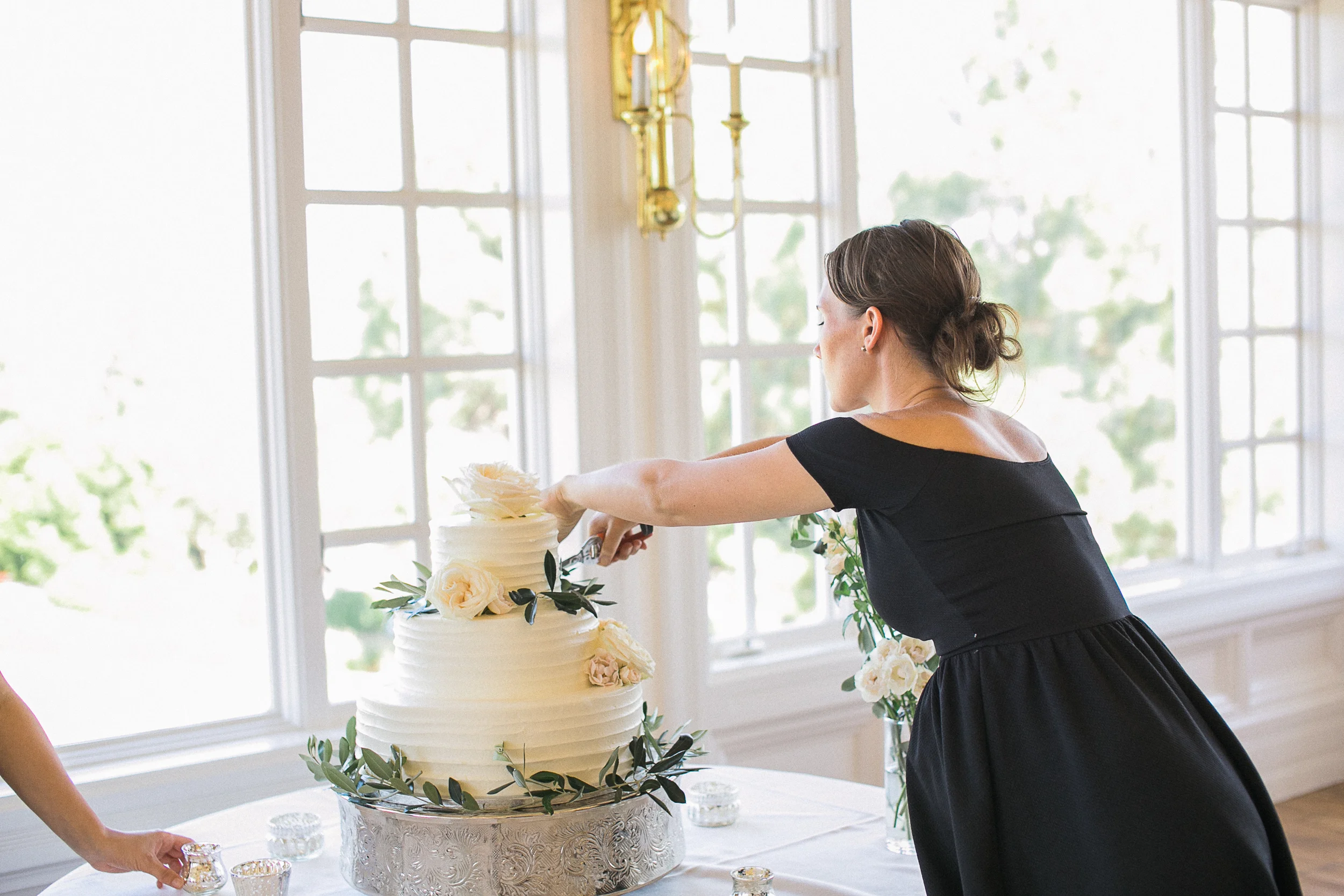 Carmel Mountain Ranch Country Club. Olive branch & rose cake decorated by San Diego wedding florist, Compass Floral. Cake by Edelweiss Bakery. Brandi Welles Photography.