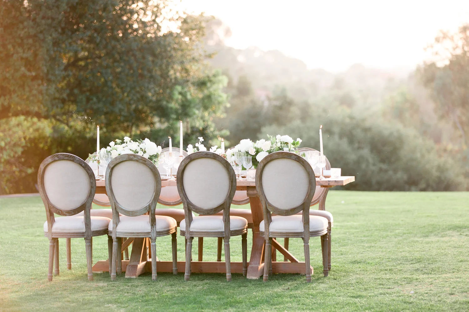 Elegant ivory & green wedding centerpiece | Rancho Valencia Weddings | Rancho Santa Fe | Compass Floral | Wedding Florist in San Diego and Southern California | Cavin Elizabeth Photography
