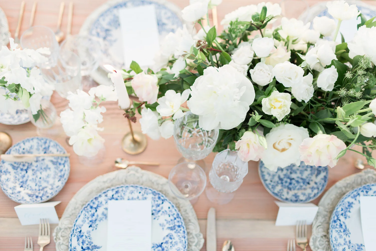 White peony & garden rose centerpiece| Rancho Valencia Weddings | Rancho Santa Fe | Compass Floral | Wedding Florist in San Diego and Southern California | Cavin Elizabeth Photography