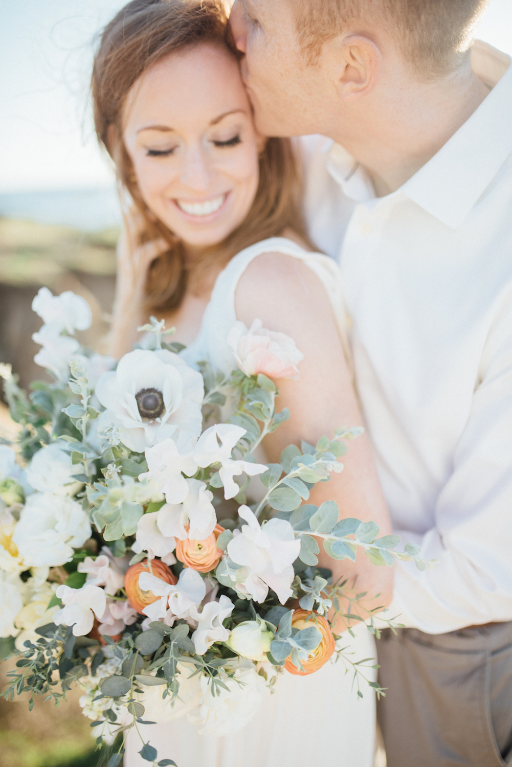 Beach anniversary editorial by San Diego florist, Compass Floral // Eva Lin Photography.