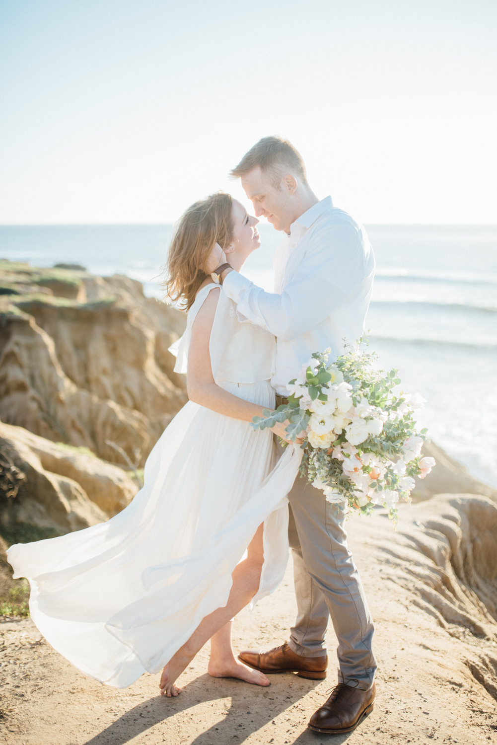 Beach anniversary editorial by San Diego florist, Compass Floral // Eva Lin Photography.