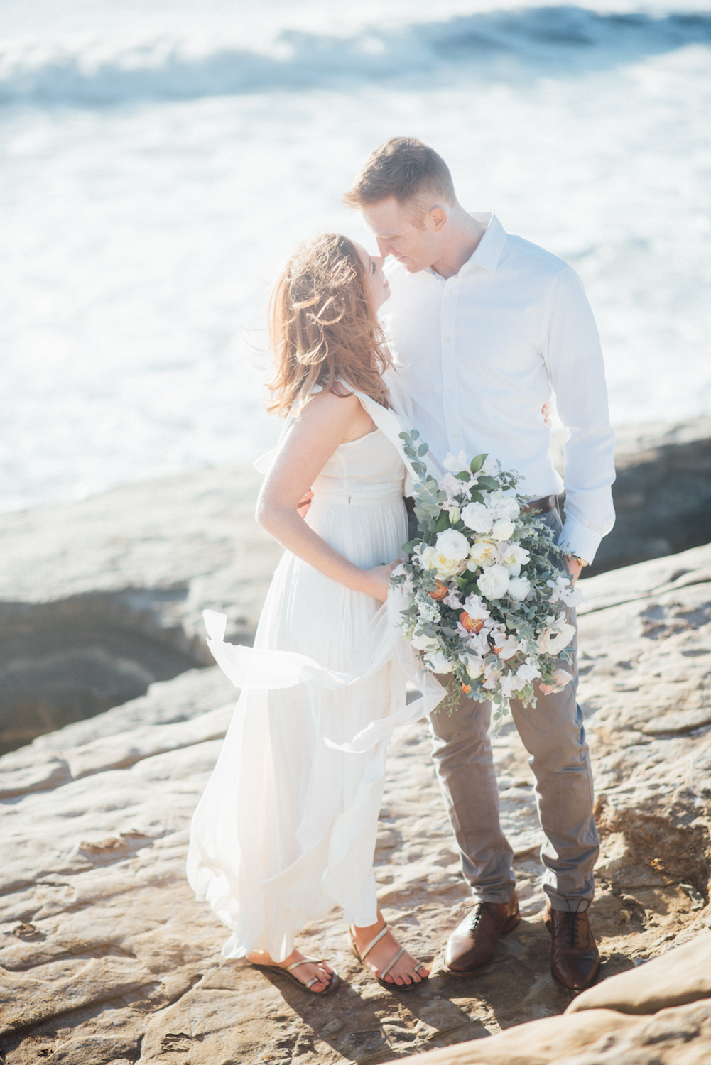Beach anniversary editorial by San Diego florist, Compass Floral // Eva Lin Photography.