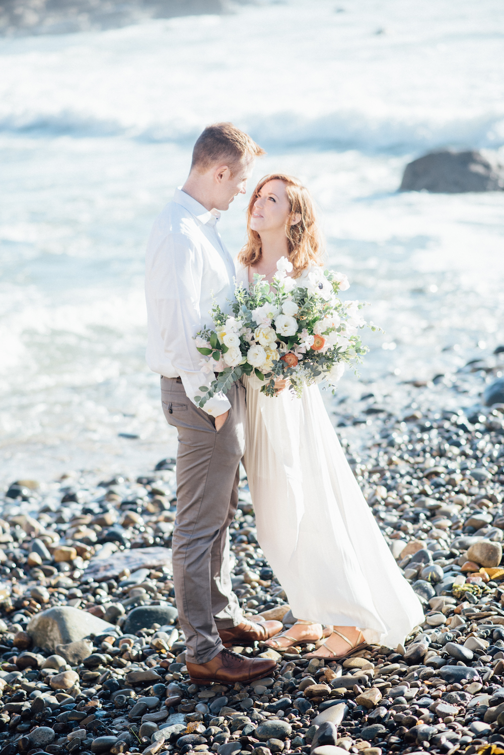 Beach anniversary editorial by San Diego florist, Compass Floral // Eva Lin Photography.