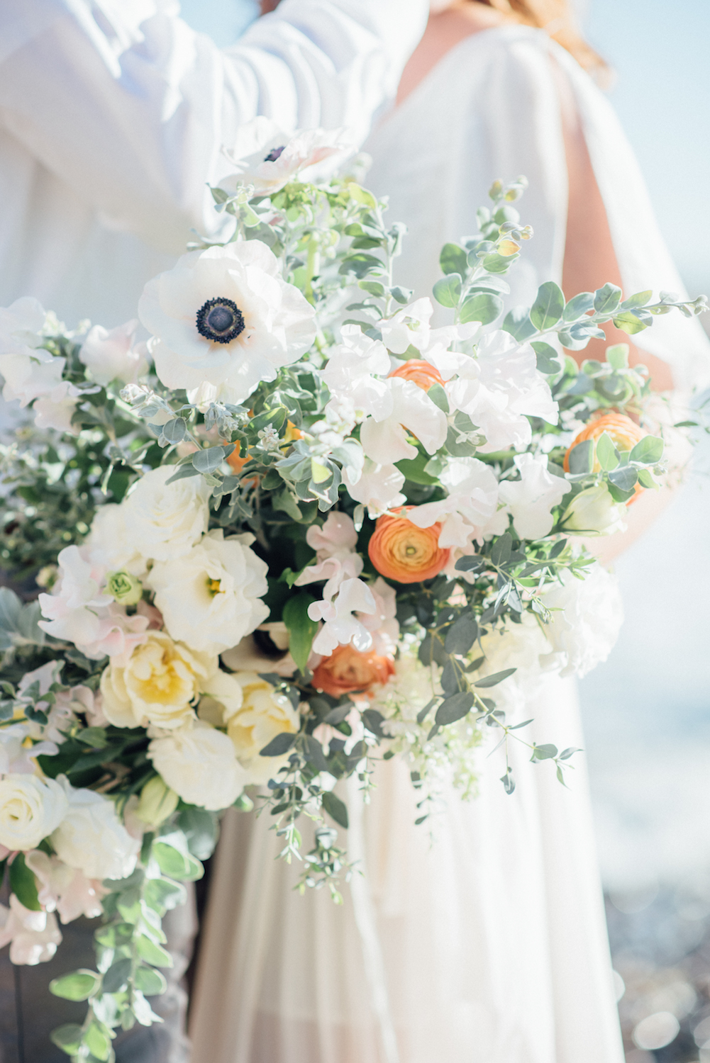 Ivory, blush & peach bridal bouquet by San Diego florist, Compass Floral // Eva Lin Photography.