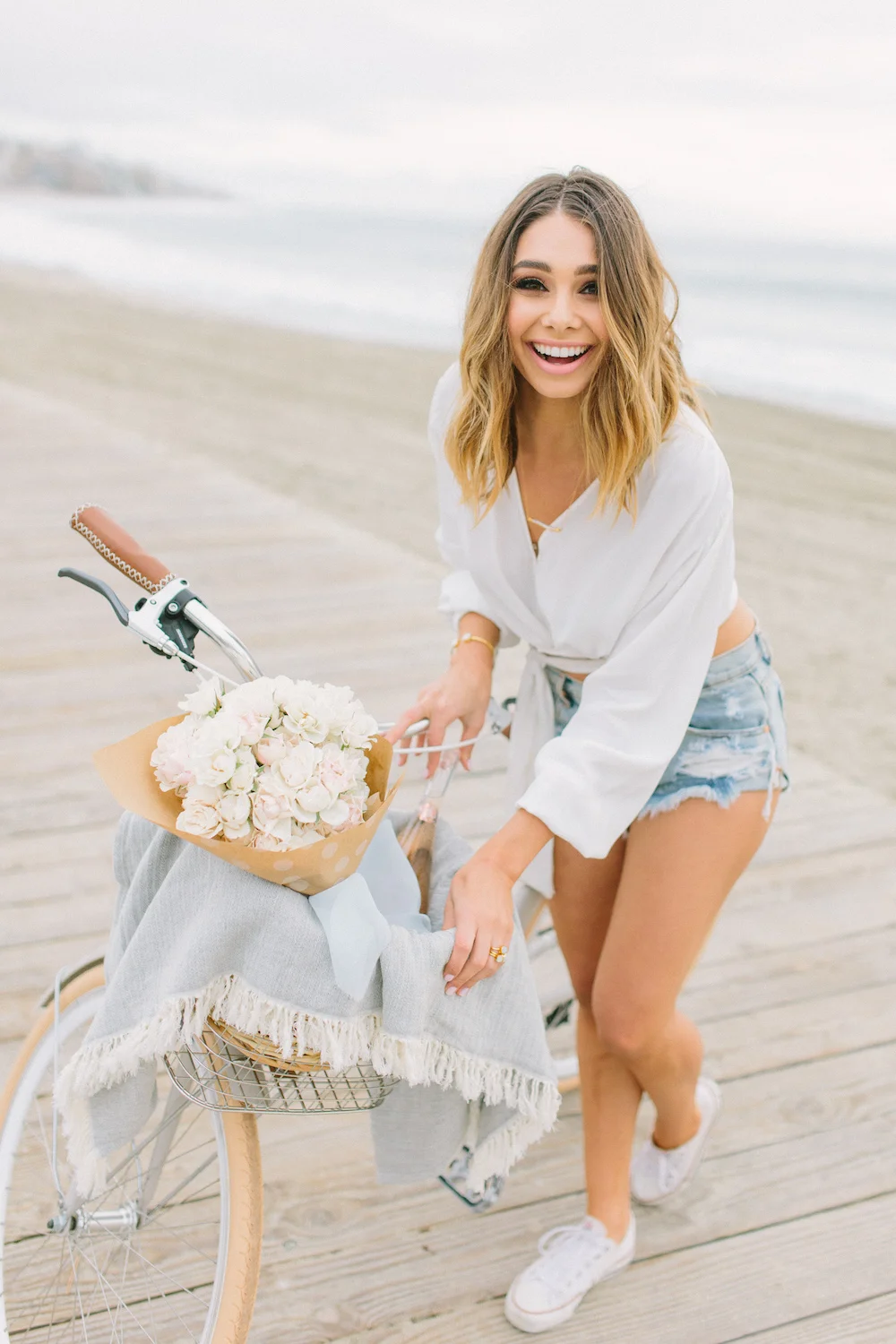 Bachelor contestant Sarah Vendal summer fun beach styled shoot. Bouquet by Compass Floral. Design & Planning // Events by Talissa Photographer // Garrett Richardson