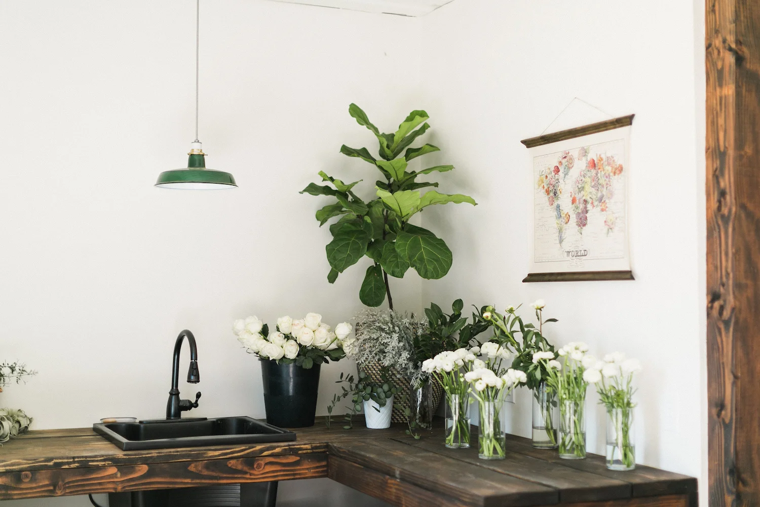 Compass Floral Studio photographed by Jackie Wonders.