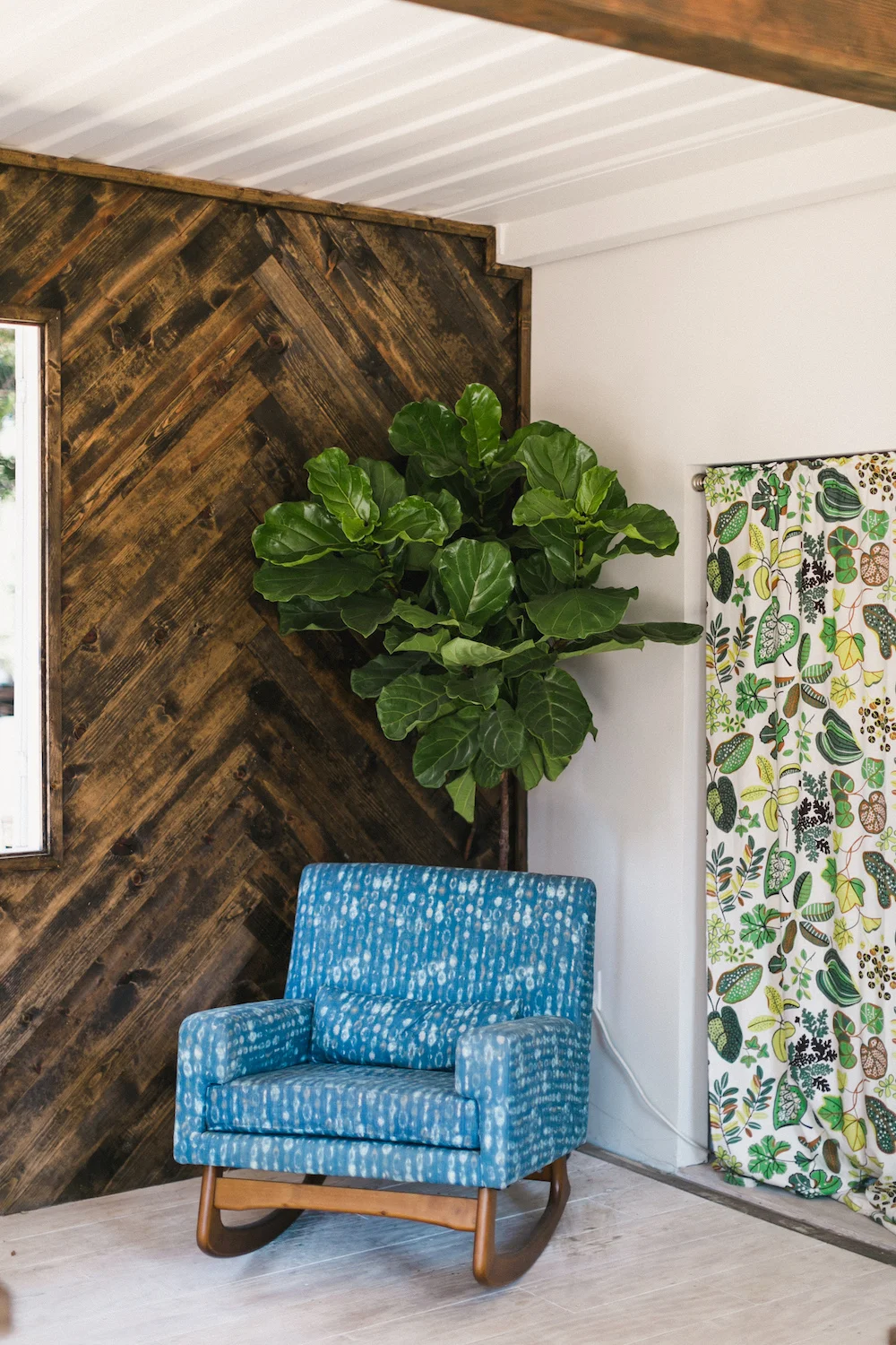 Compass Floral Studio photographed by Jackie Wonders.