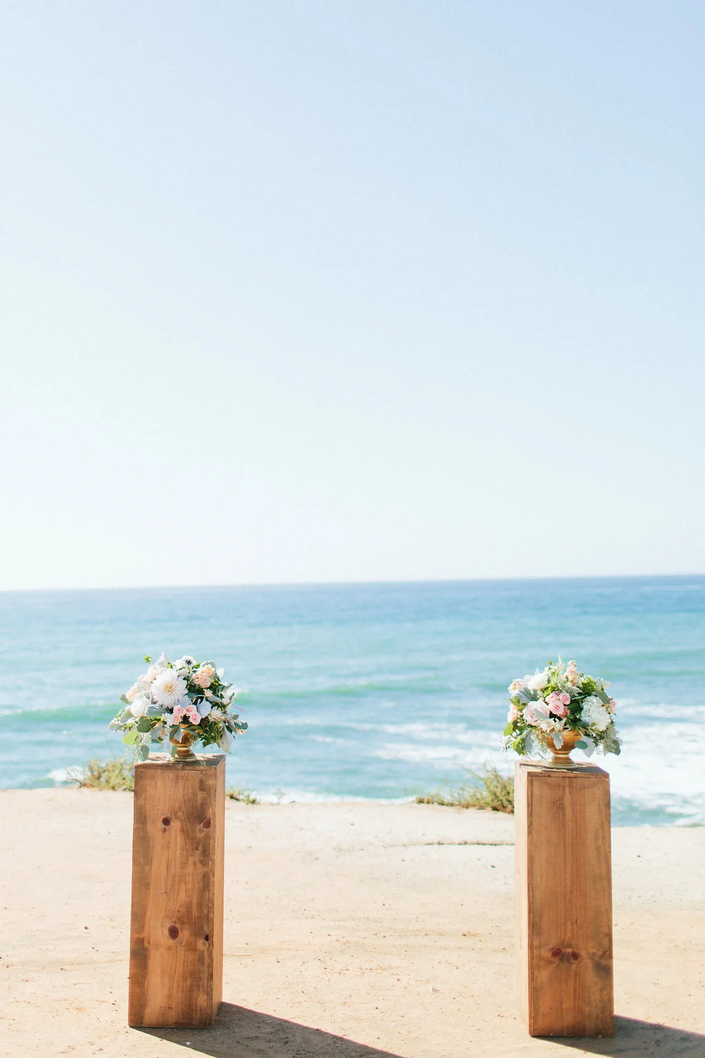 Beach wedding ceremony | La Jolla Weddings | Compass Floral Design | Wedding Florist in San Diego and Southern California | Aga Jones Photography