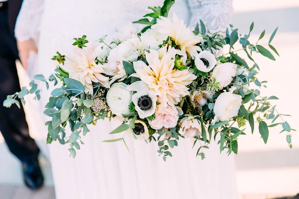 Peach, blush and ivory bridal bouquet | Mount Palomar Winery Weddings | Compass Floral Design | Wedding Florist in San Diego and Southern California | Ashley Paige Photography