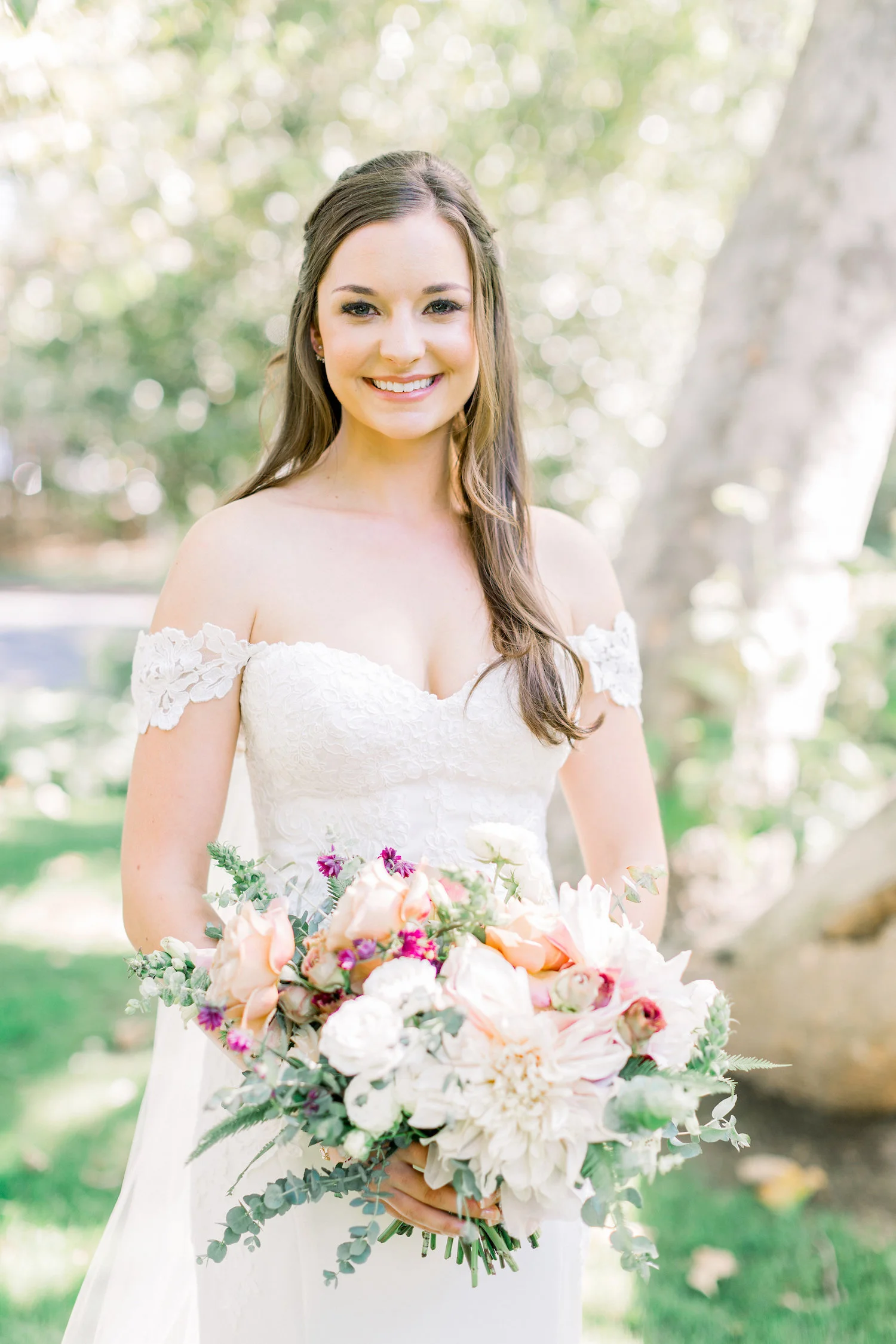 Elegant and romantic bridal portrait | Temecula Creek Inn | Compass Floral | Wedding Florist in San Diego and Southern California | Pauline Conway Photography