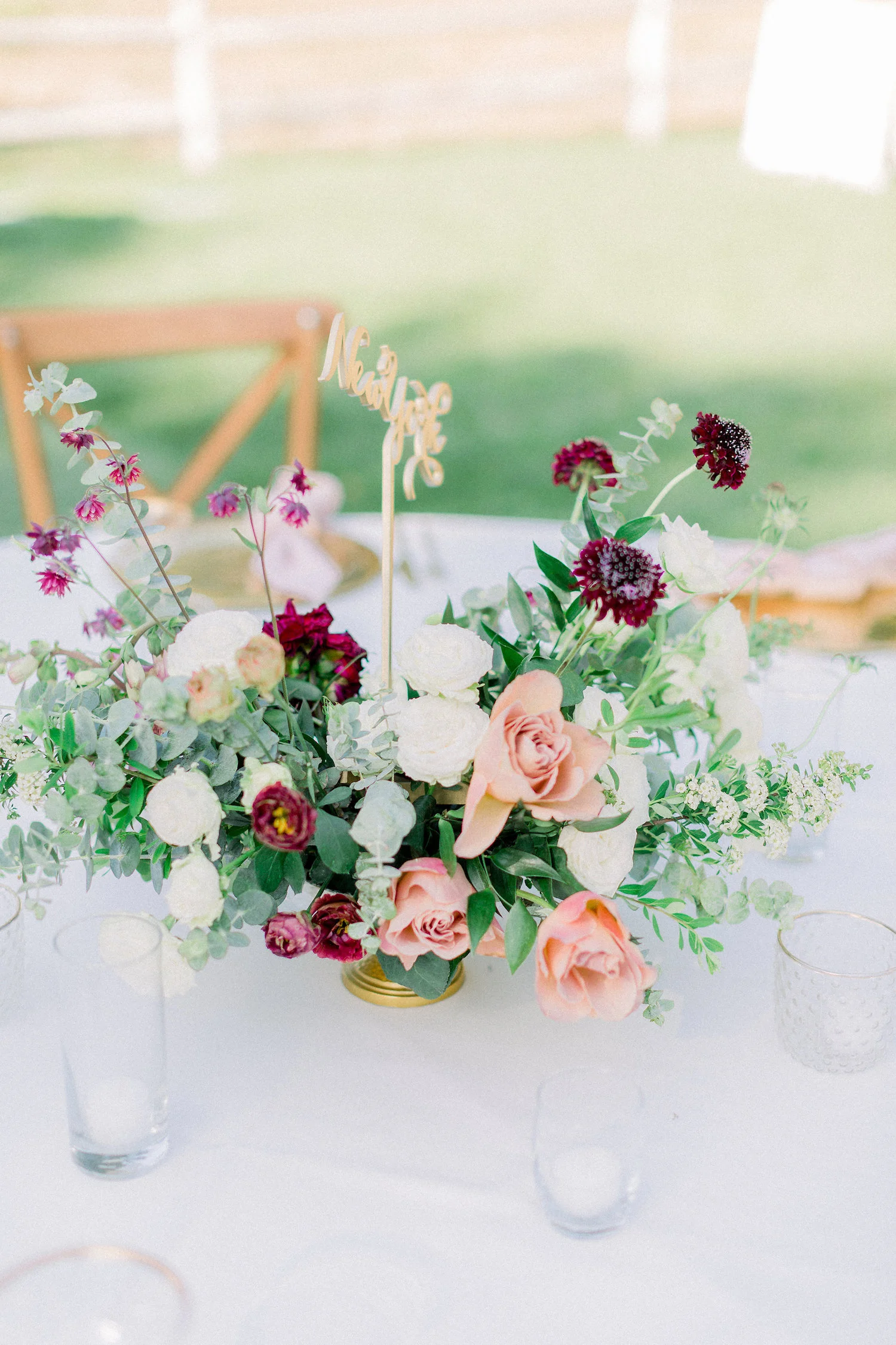 Ivory, blush and burgundy wedding centerpiece | Temecula Creek Inn | Compass Floral | Wedding Florist in San Diego and Southern California | Pauline Conway Photography