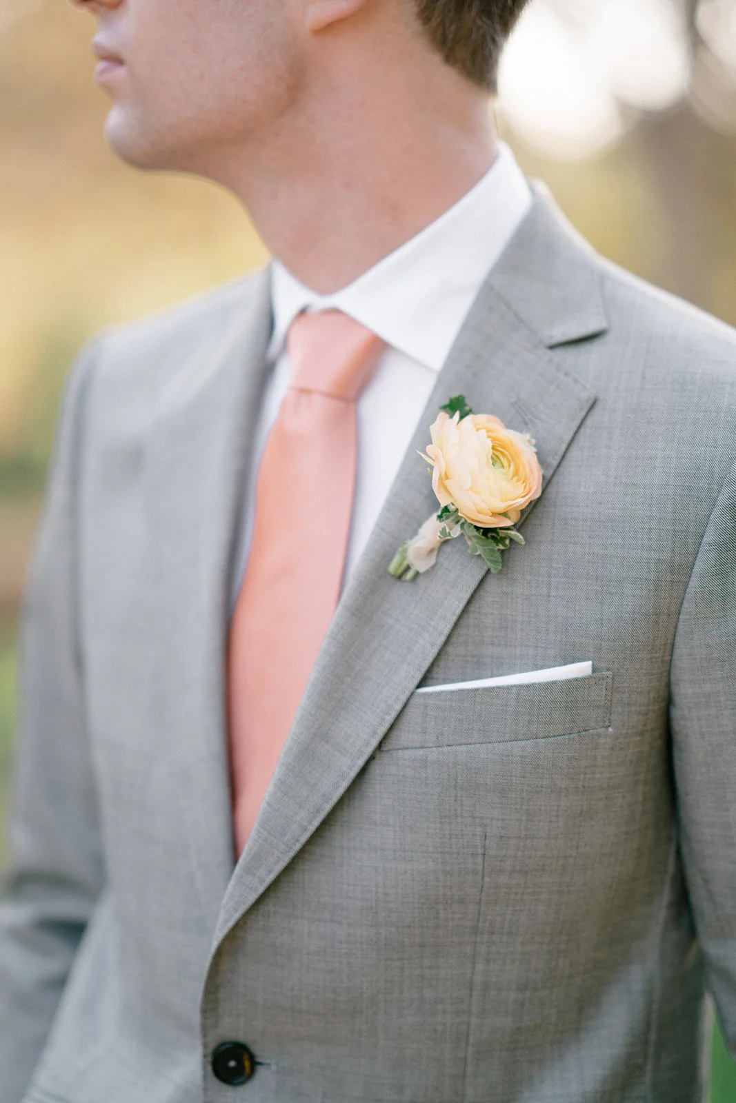 Groom in grey suit and pink tie | The Inn at Rancho Santa Fe | Compass Floral | Wedding Florist in San Diego and Southern California | Shane and Lauren Photography