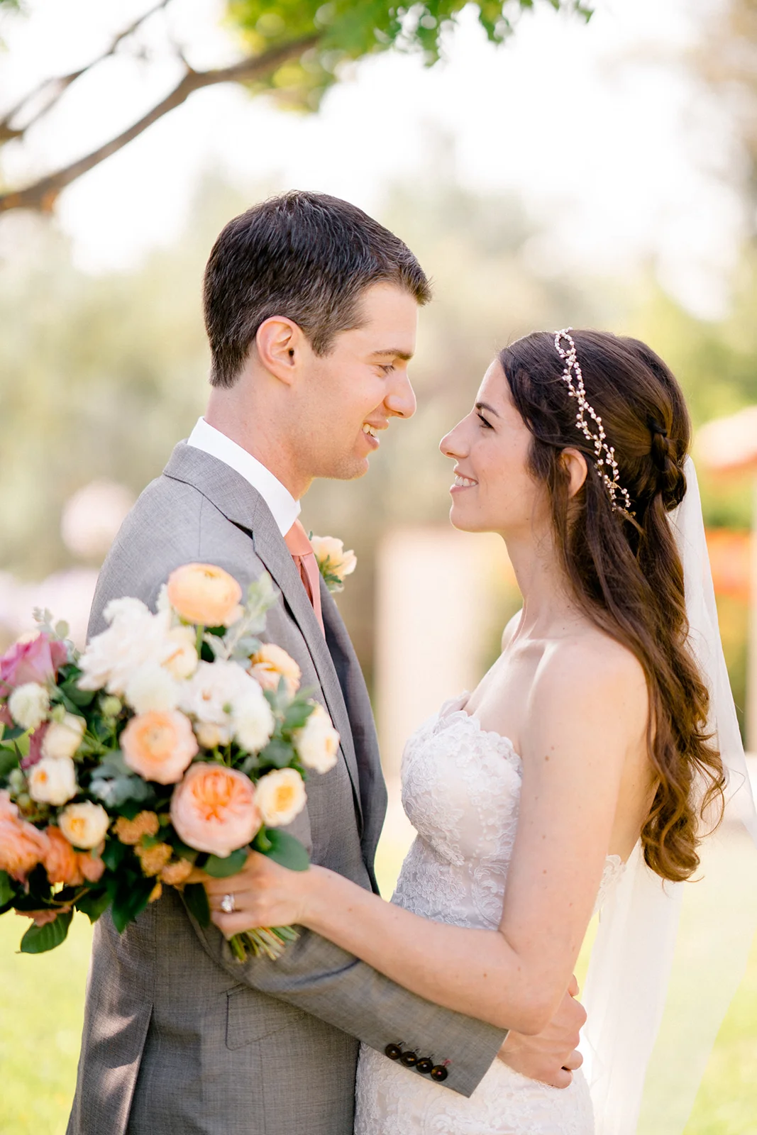 Bride and groom portrait | The Inn at Rancho Santa Fe | Compass Floral | Wedding Florist in San Diego and Southern California | Shane and Lauren Photography