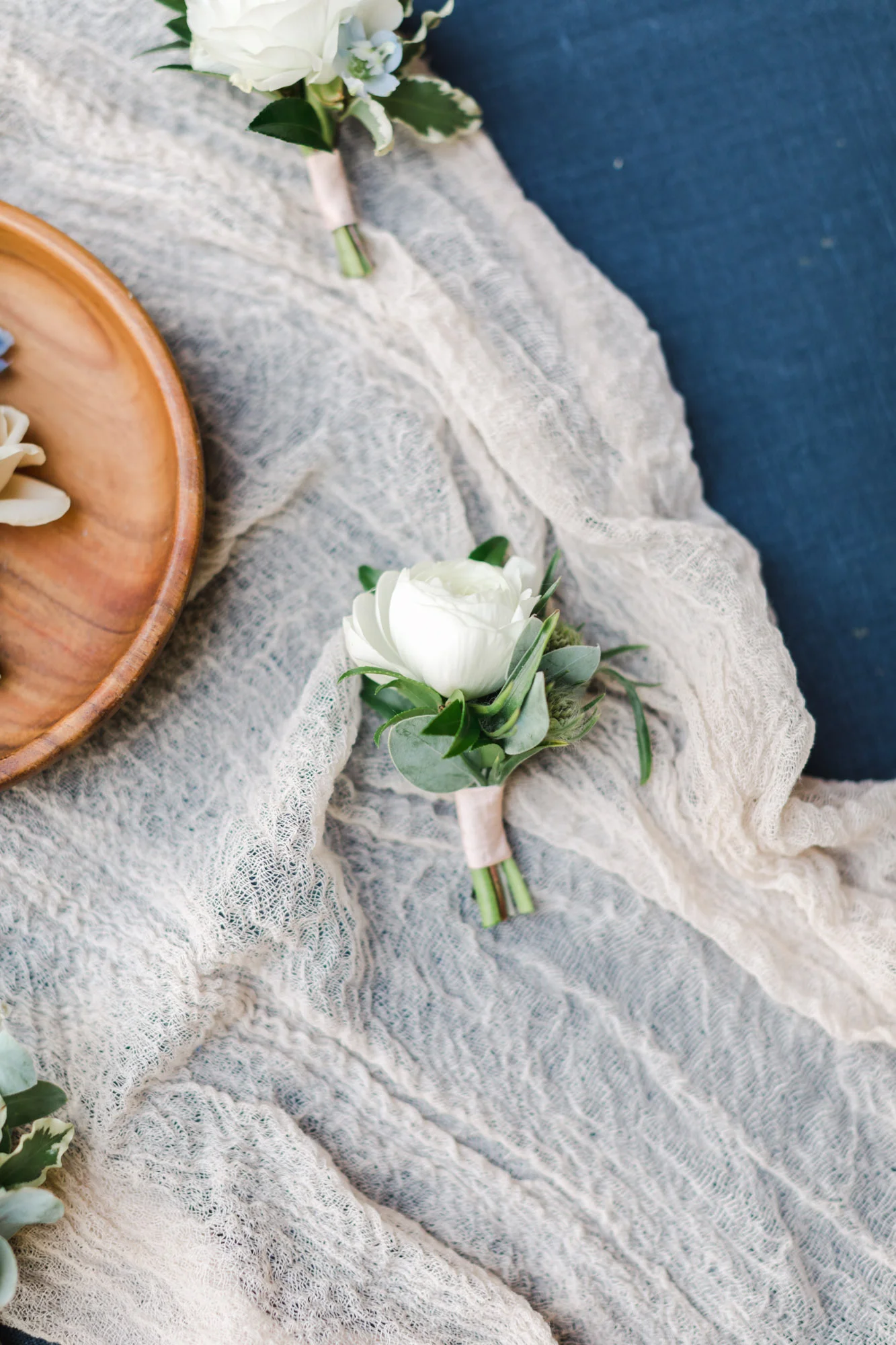 Simple ranunculus boutonniere | The Santaluz Club | Compass Floral | Wedding Florist in San Diego and Southern California | Cavin Elizabeth Photography