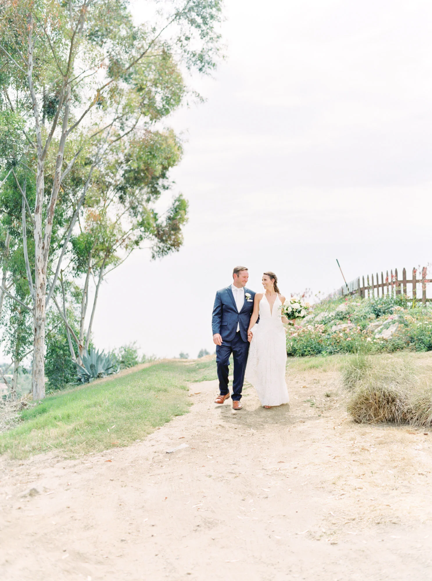 Bride and groom portrait | The Santaluz Club | Compass Floral | Wedding Florist in San Diego and Southern California | Cavin Elizabeth Photography