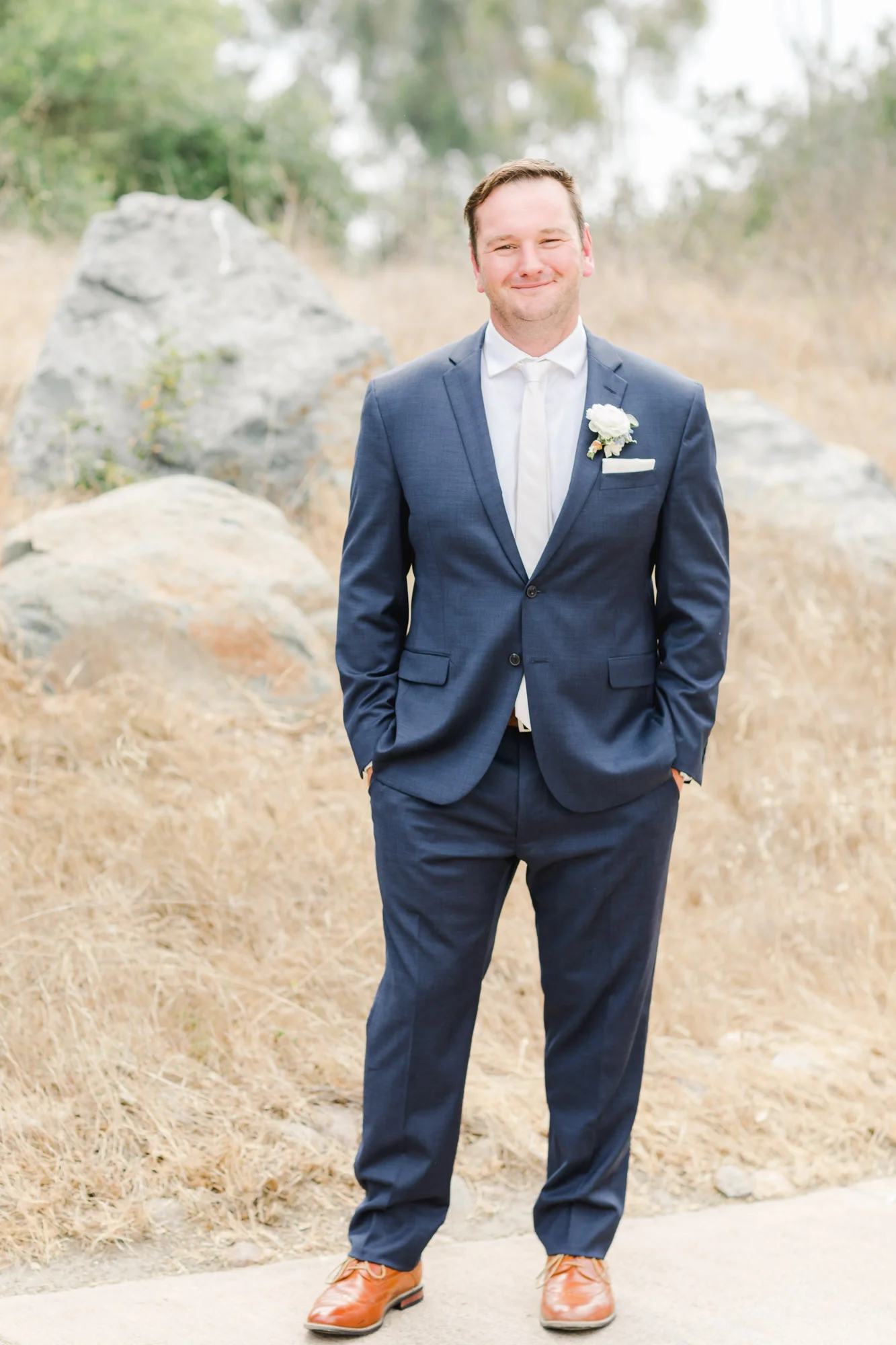 Grooms portrait | The Santaluz Club | Compass Floral | Wedding Florist in San Diego and Southern California | Cavin Elizabeth Photography