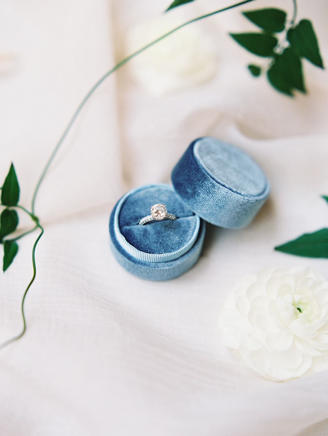 Blue velvet ring box | Rancho Bernardo Inn | Compass Floral | Wedding Florist in San Diego and Southern California | Dear Lovers Photography