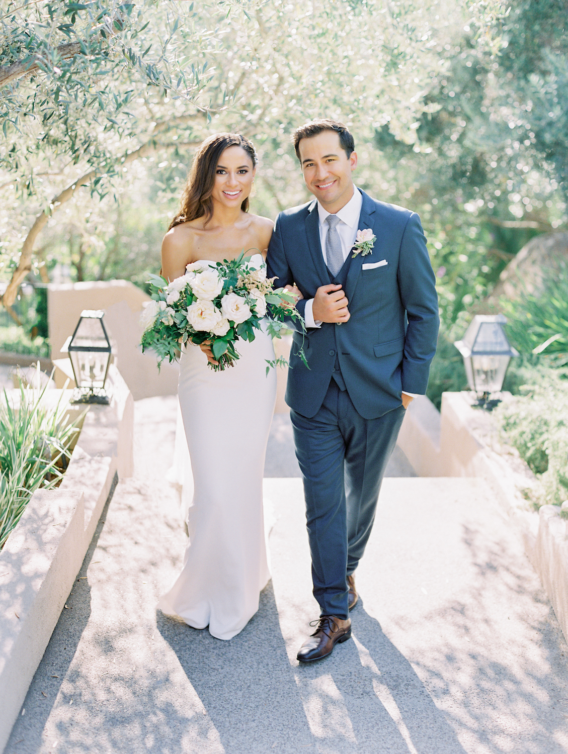 Outdoor bride and groom portrait | Rancho Bernardo Inn | Compass Floral | Wedding Florist in San Diego and Southern California | Dear Lovers Photography