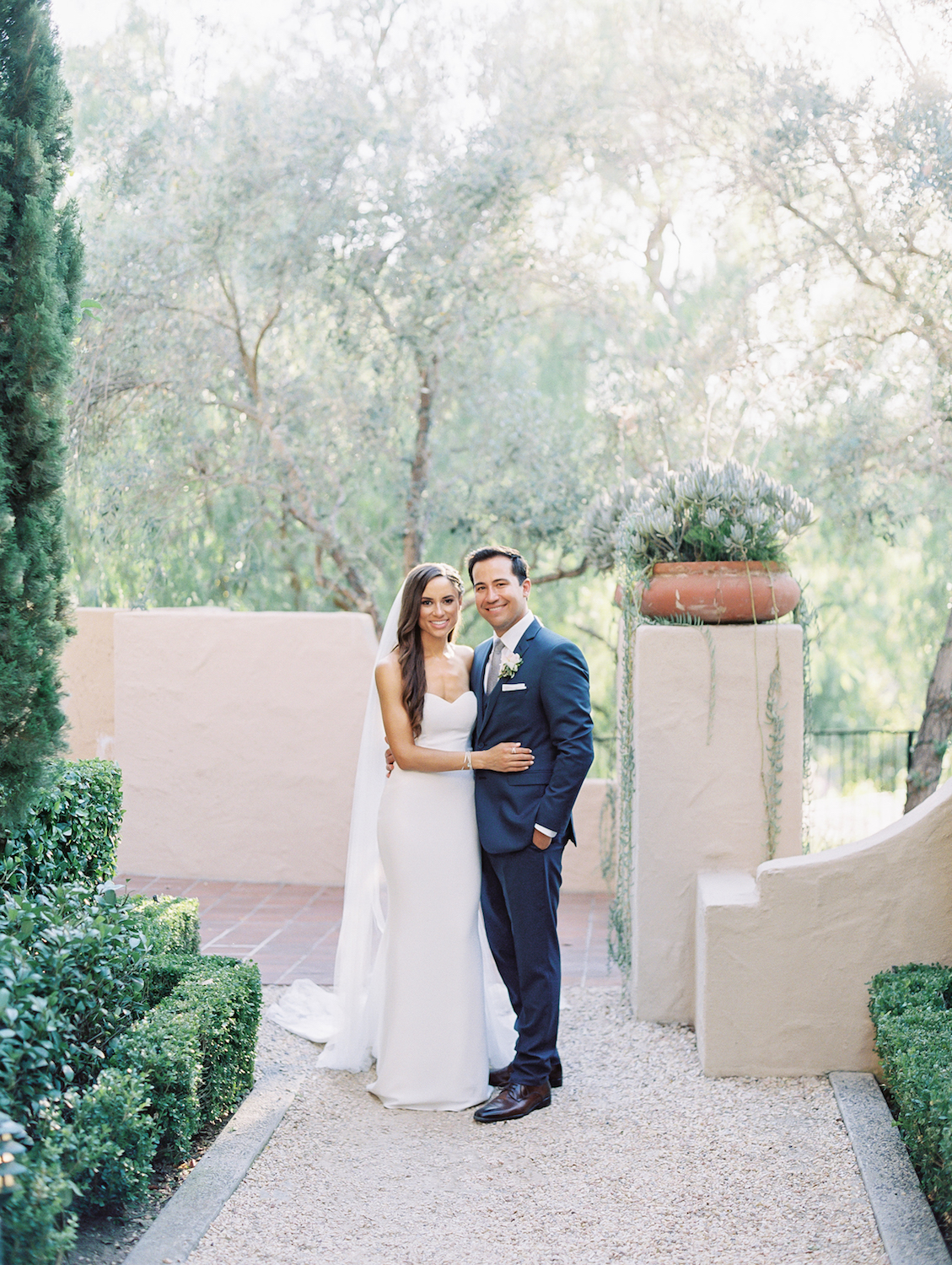 Outdoor bride and groom portrait | Rancho Bernardo Inn | Compass Floral | Wedding Florist in San Diego and Southern California | Dear Lovers Photography
