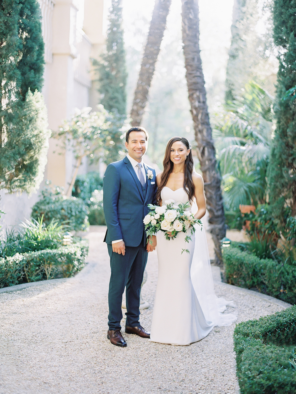 Outdoor bride and groom portrait | Rancho Bernardo Inn | Compass Floral | Wedding Florist in San Diego and Southern California | Dear Lovers Photography