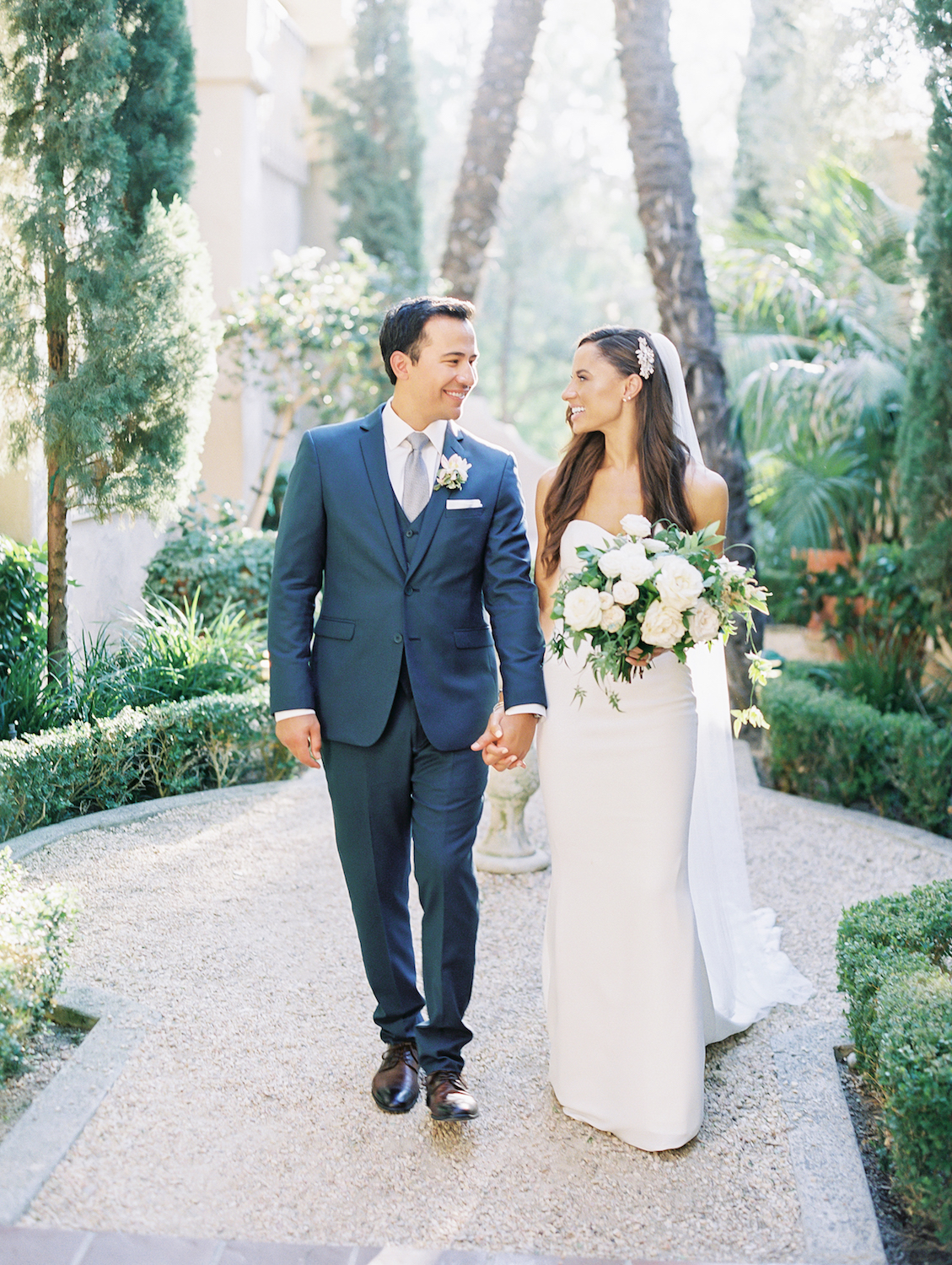 Outdoor bride and groom portrait | Rancho Bernardo Inn | Compass Floral | Wedding Florist in San Diego and Southern California | Dear Lovers Photography