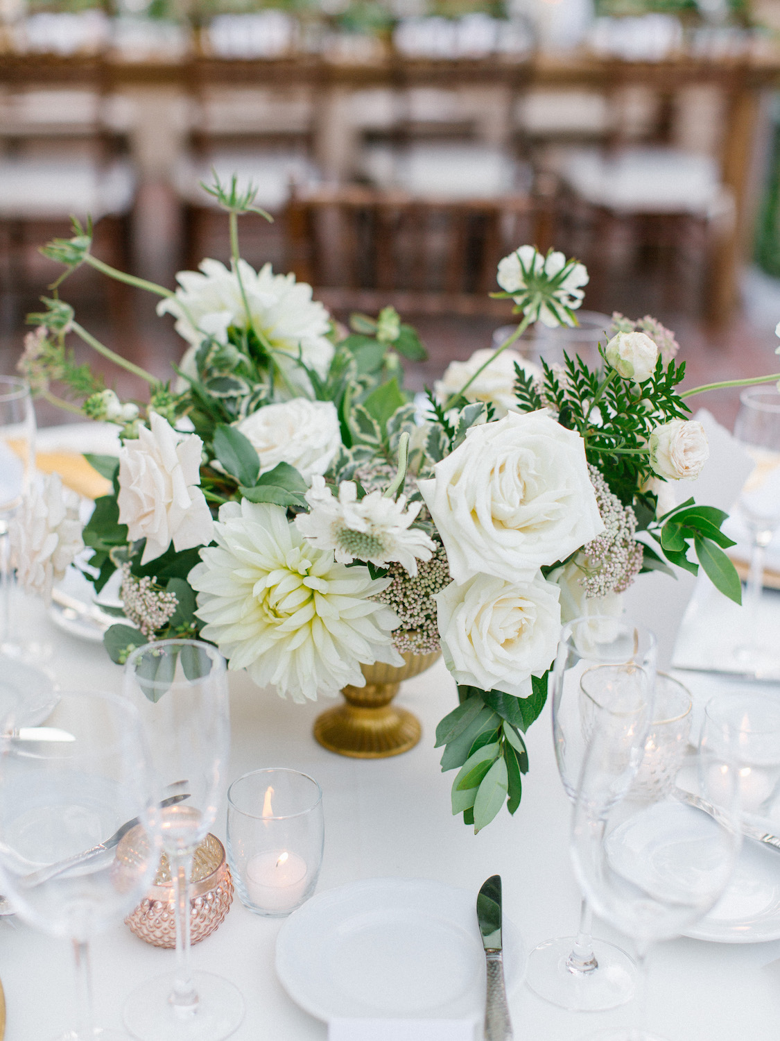 Romantic white dahlia and rose wedding centerpiece | Rancho Bernardo Inn | Compass Floral | Wedding Florist in San Diego and Southern California | Dear Lovers Photography