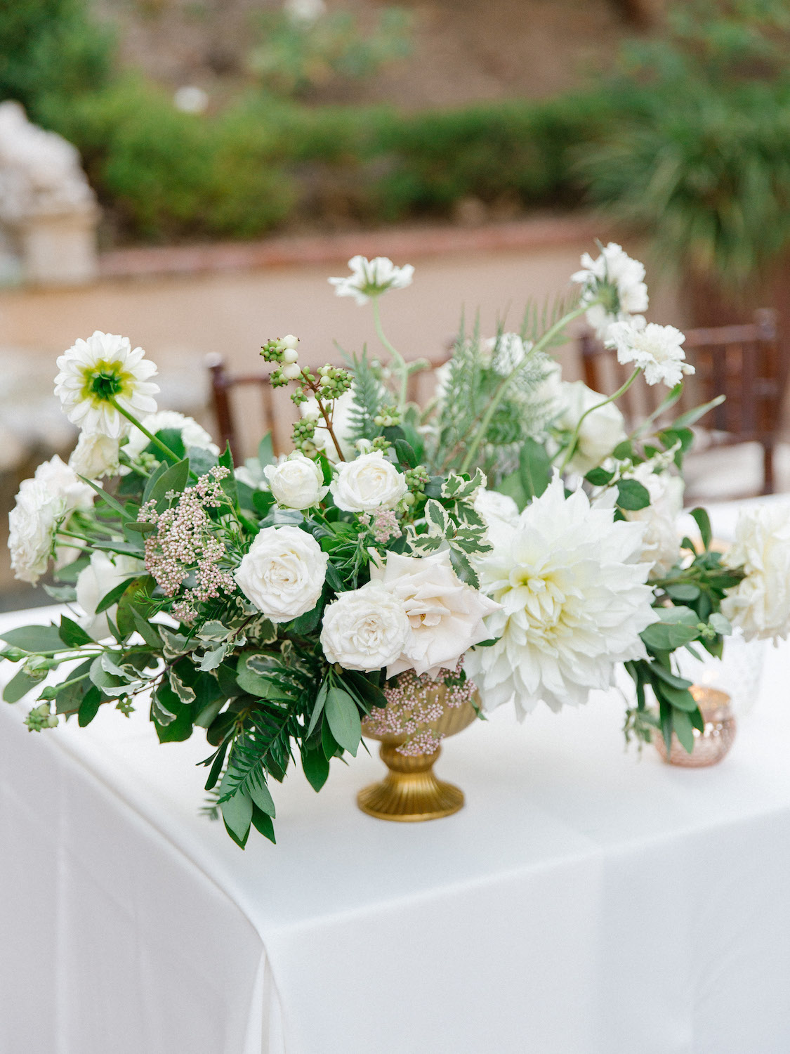 Romantic white dahlia and rose wedding centerpiece | Rancho Bernardo Inn | Compass Floral | Wedding Florist in San Diego and Southern California | Dear Lovers Photography
