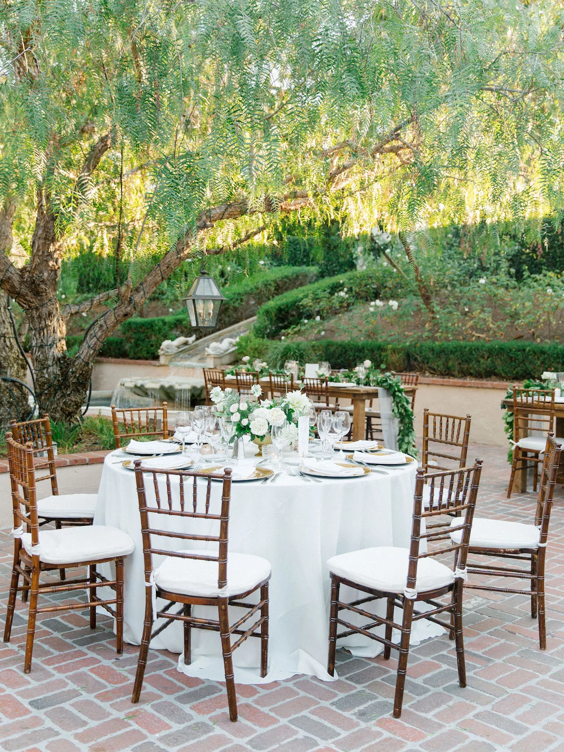 Outdoor garden courtyard wedding | Rancho Bernardo Inn | Compass Floral | Wedding Florist in San Diego and Southern California | Dear Lovers Photography