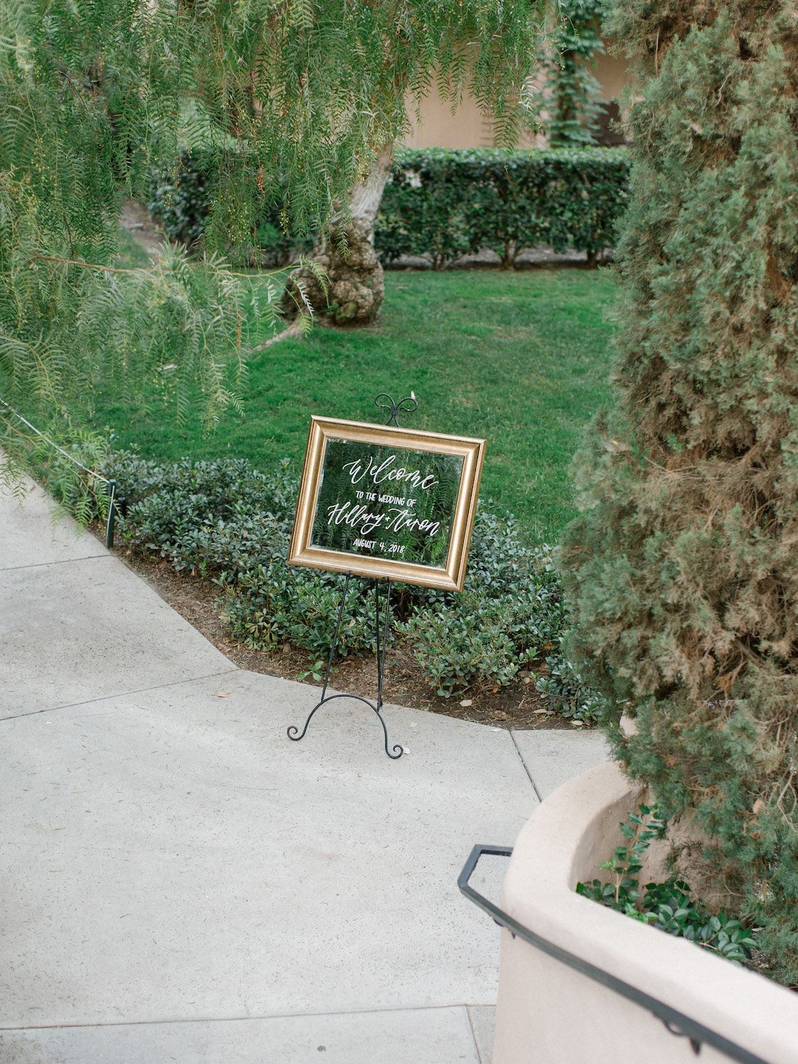 Framed wedding welcome sign | Rancho Bernardo Inn | Compass Floral | Wedding Florist in San Diego and Southern California | Dear Lovers Photography