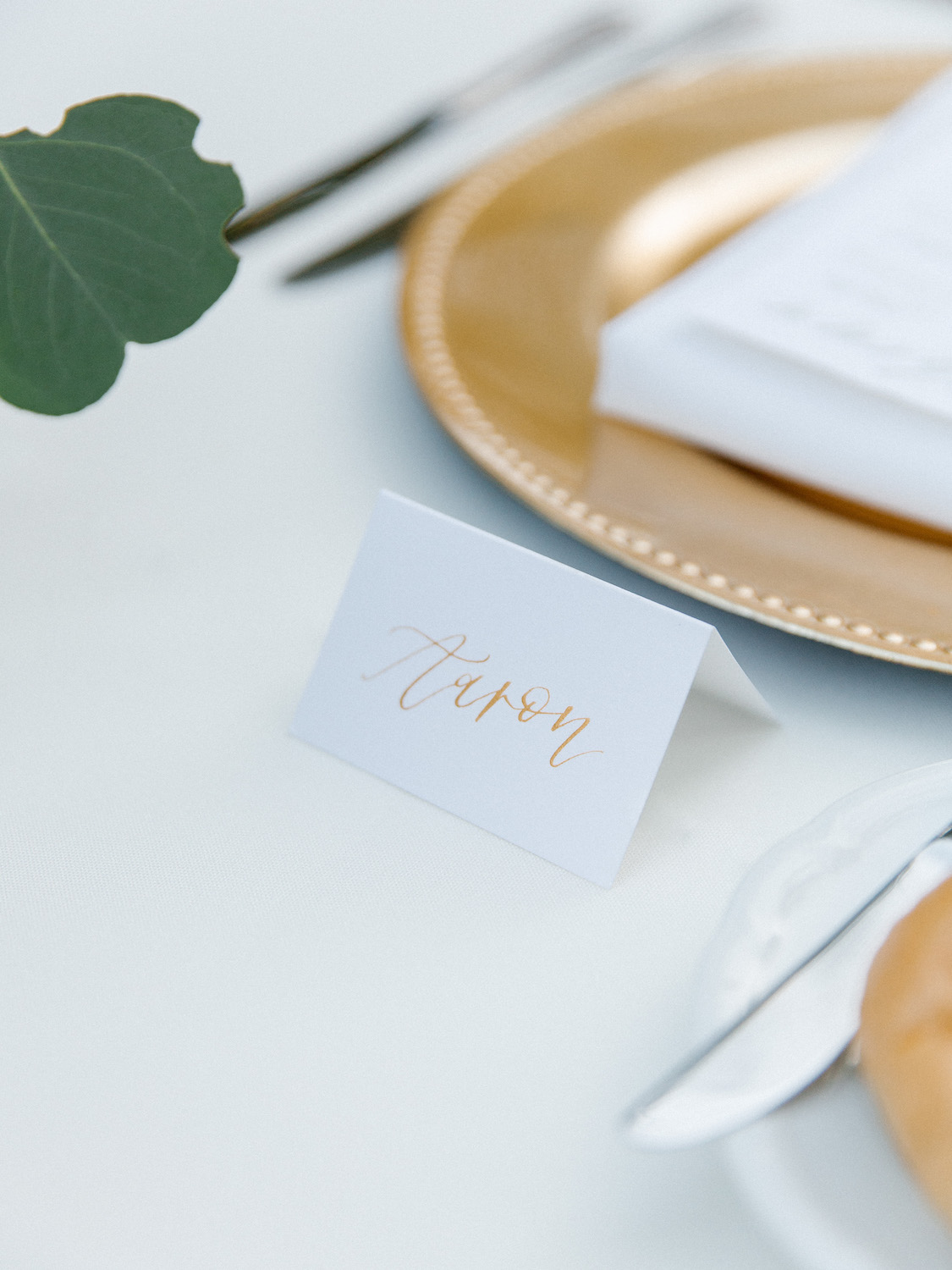 Calligraphy wedding placecards | Rancho Bernardo Inn | Compass Floral | Wedding Florist in San Diego and Southern California | Dear Lovers Photography
