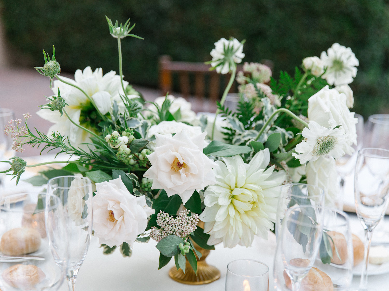 Romantic blush rose and white dahlia wedding centerpiece | Rancho Bernardo Inn | Compass Floral | Wedding Florist in San Diego and Southern California | Dear Lovers Photography