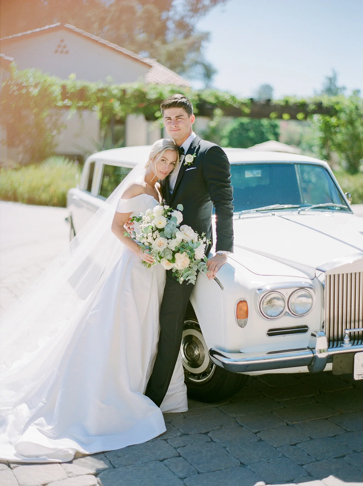 Rolls Royce limo for wedding bridal party | Rancho Santa Fe Golf Club | Compass Floral | Wedding Florist in San Diego and Southern California | Rachael McCall Photography