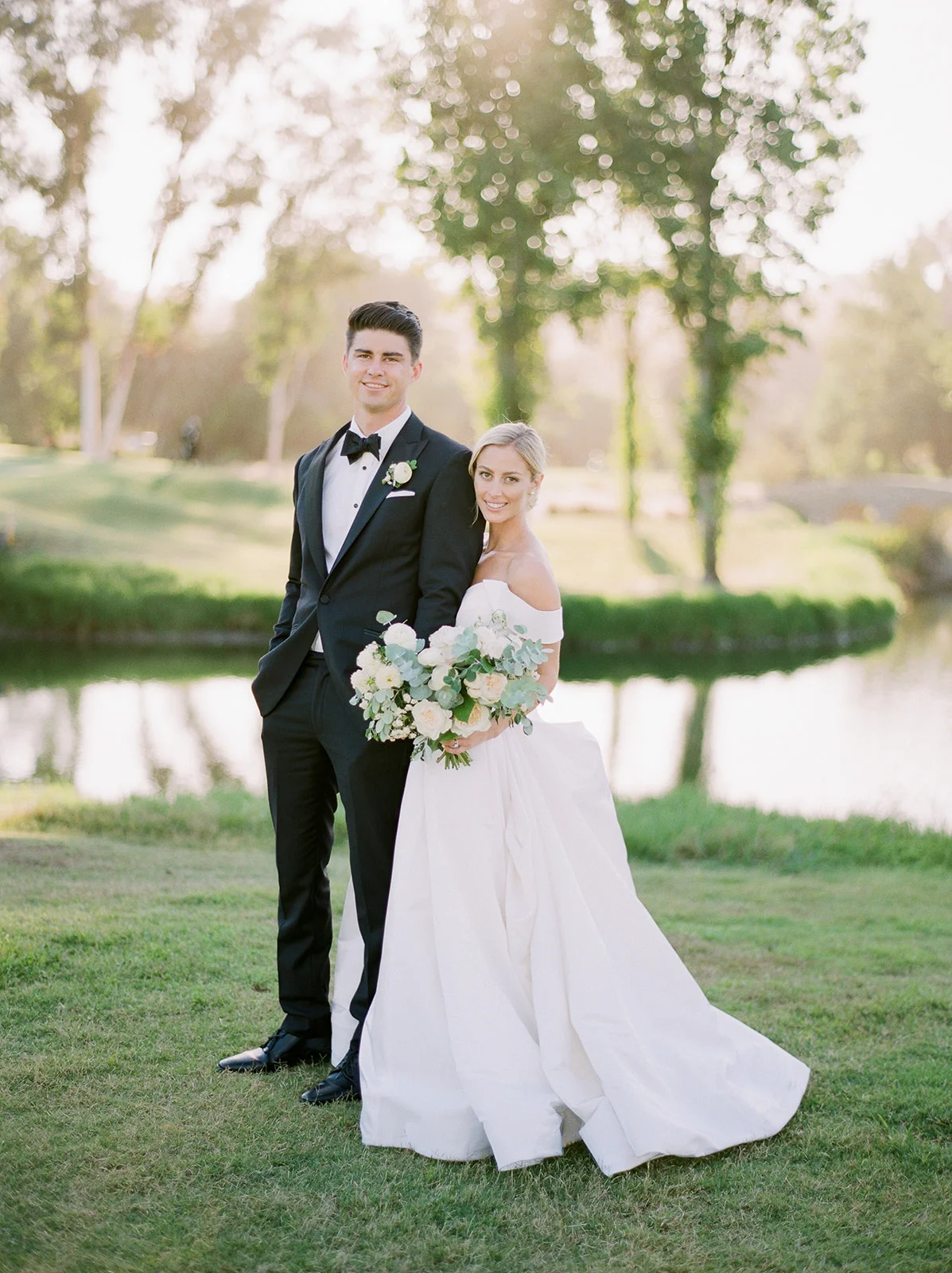 Romantic bride and groom portrait | Rancho Santa Fe Golf Club | Compass Floral | Wedding Florist in San Diego and Southern California | Rachael McCall Photography