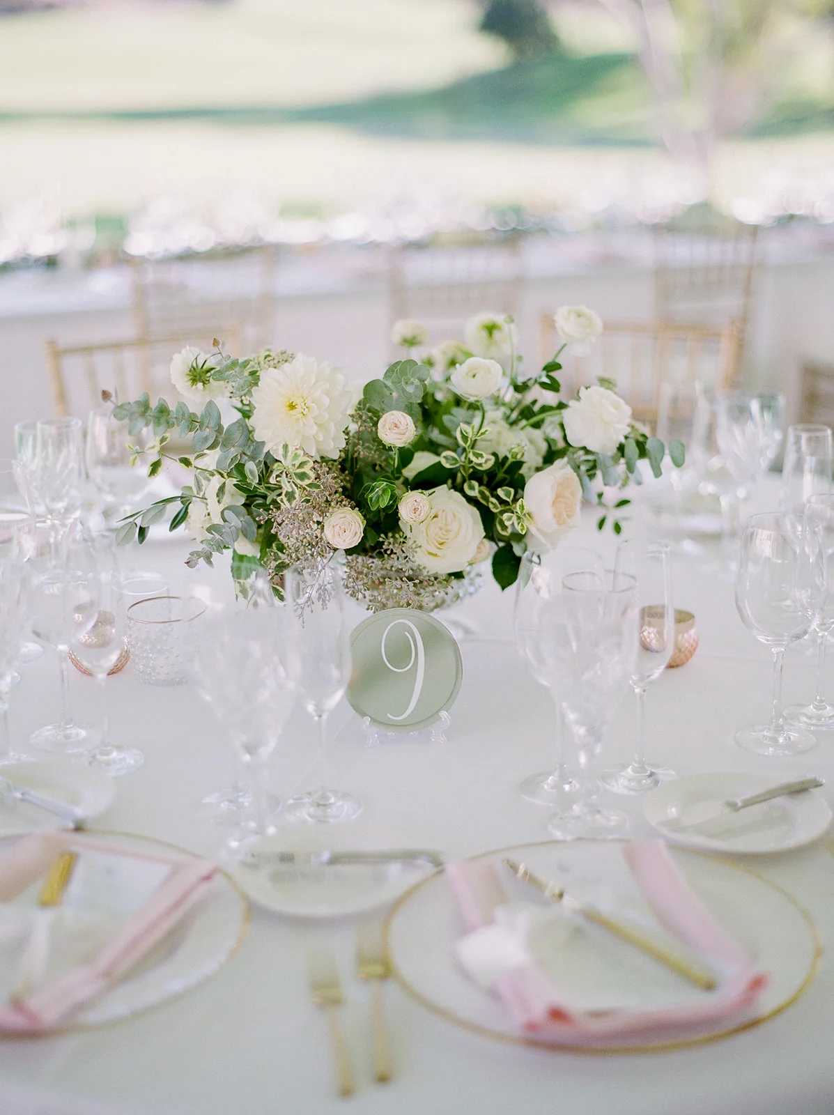 Garden romantic white centerpiece | Rancho Santa Fe Golf Club | Compass Floral | Wedding Florist in San Diego and Southern California | Rachael McCall Photography