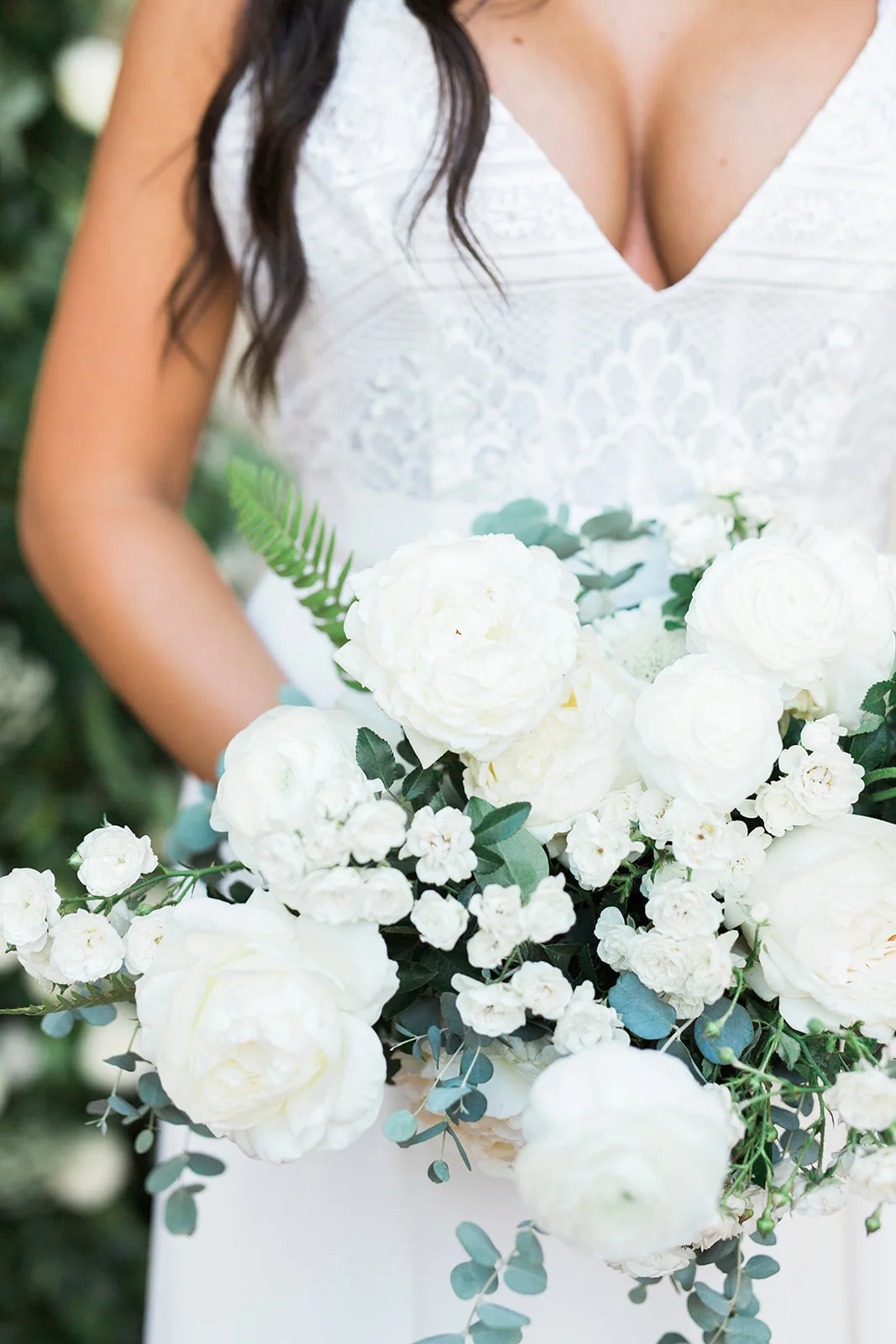 White bridal bouquet, rose, ranunculus, fern, eucalyptus | Darlington House, La Jolla | Compass Floral | Wedding Florist in San Diego and Southern California | My Sun and Stars Co. Photography