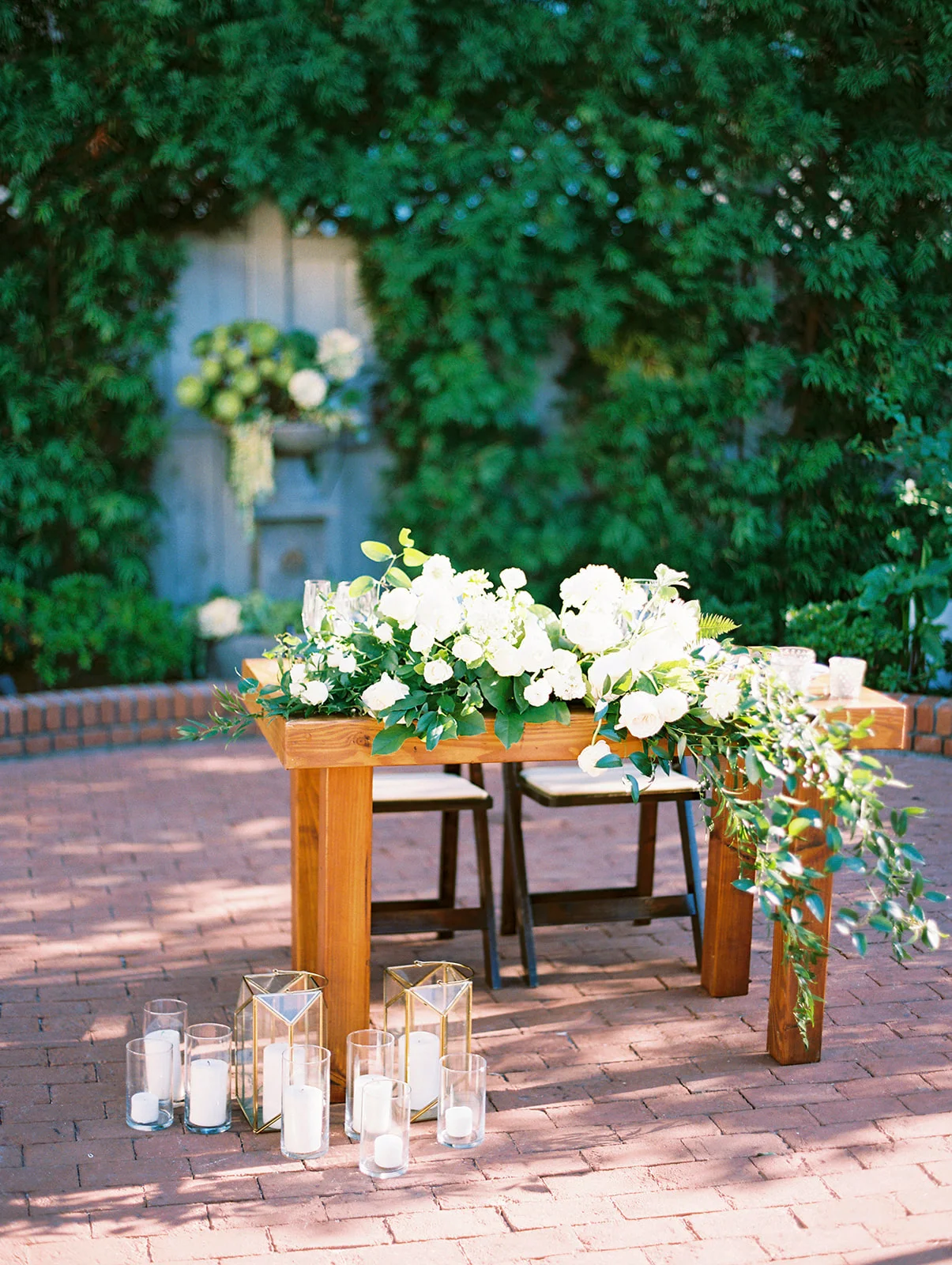 Cascading sweetheart table centerpiece | Darlington House, La Jolla | Compass Floral | Wedding Florist in San Diego and Southern California | My Sun and Stars Co. Photography