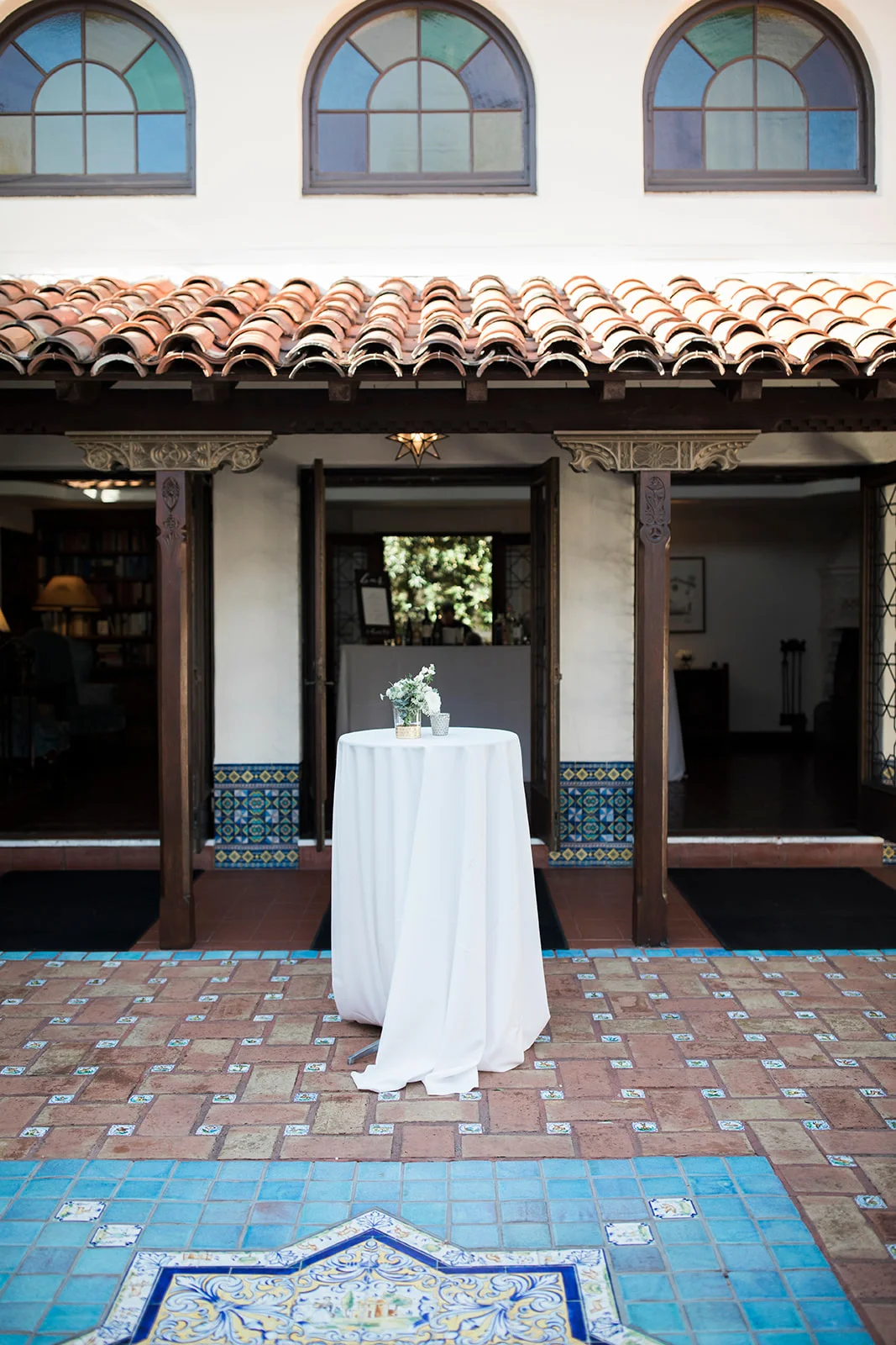 Garden romantic, outdoor San Diego wedding venue | Darlington House, La Jolla | Compass Floral | Wedding Florist in San Diego and Southern California | My Sun and Stars Co. Photography