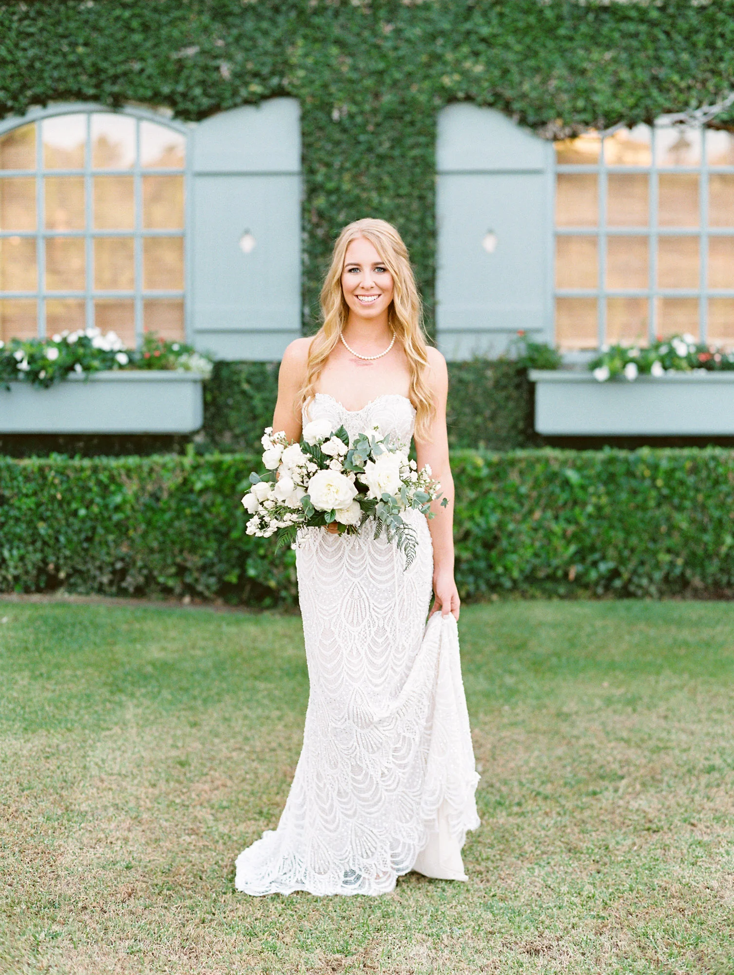 Bridal portrait | Del Mar Country Club | Compass Floral | Wedding Florist in San Diego and Southern California | Cavin Elizabeth Photography