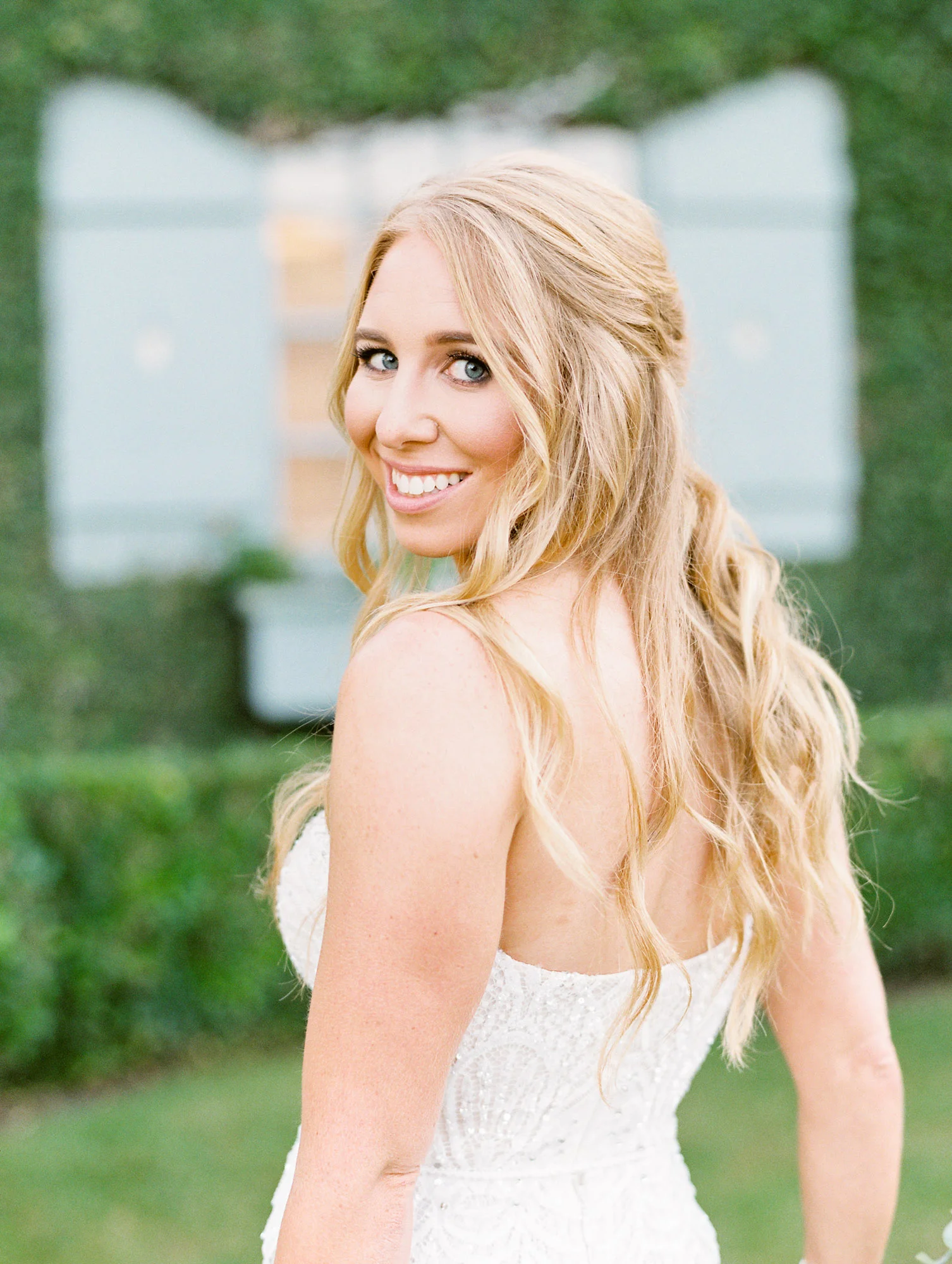 Bridal portrait | Del Mar Country Club | Compass Floral | Wedding Florist in San Diego and Southern California | Cavin Elizabeth Photography